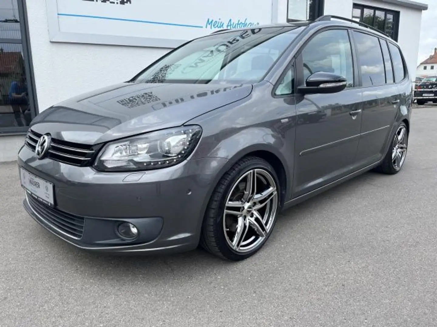 Volkswagen Touran 1,4 TSI Match AHK Panorama Xenon Navi Gris - 2