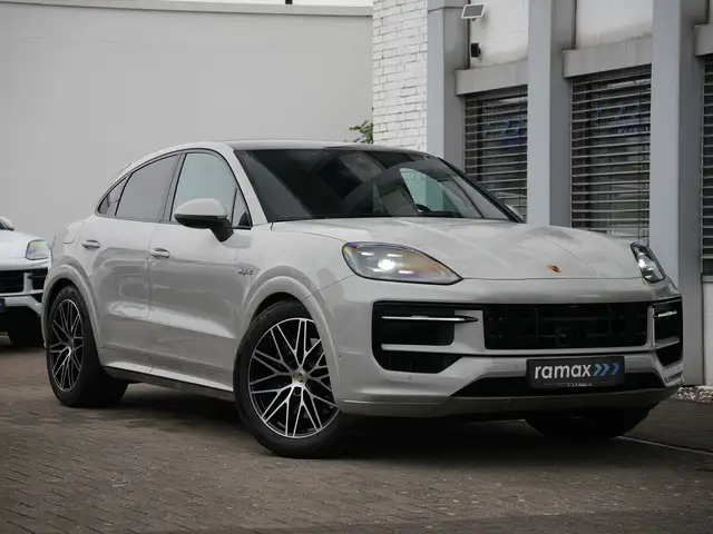Porsche Cayenne E-Hybrid Coupé SPORTDESIGN-PAKET-INNODRIVE-HUD
