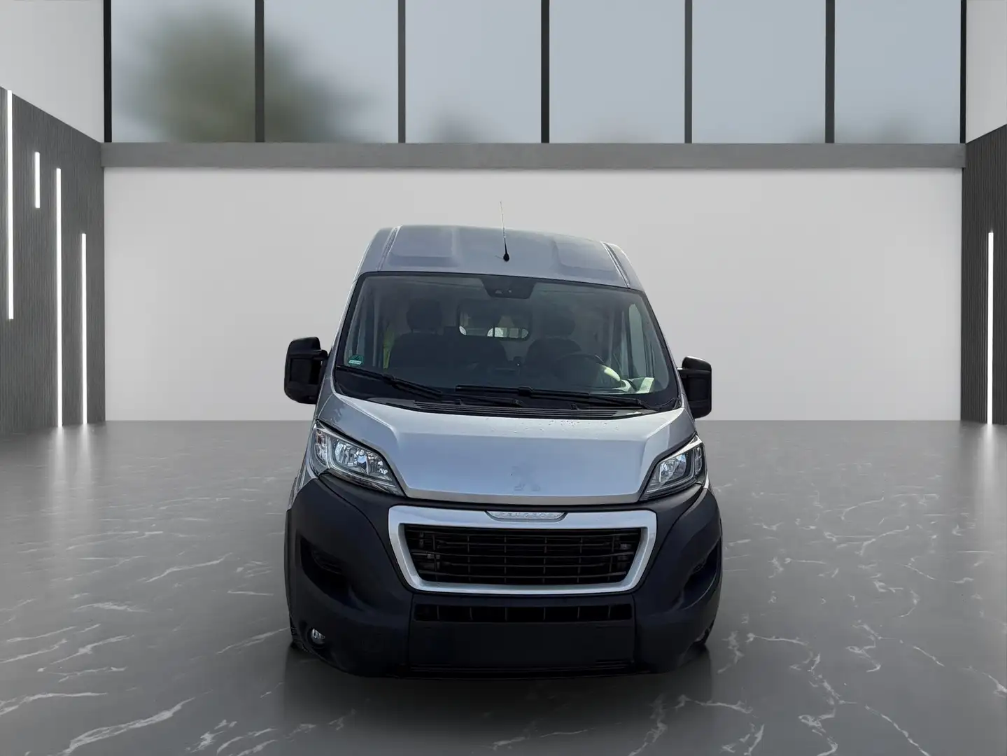 Peugeot Boxer 333 L2H2 Asphalt BlueHDi 165 Stop&Start Grau - 2