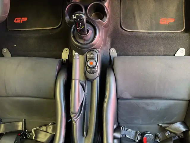 Mini Hatch view 15