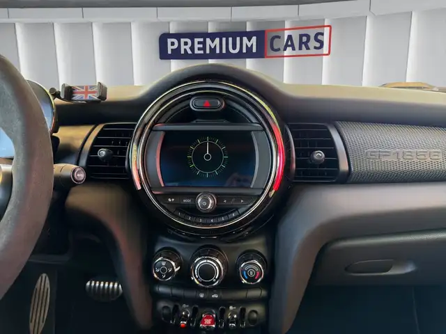 Mini Hatch view 14