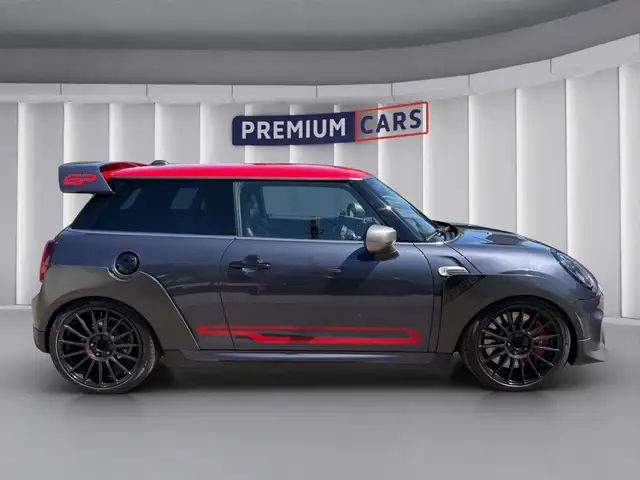 Mini Hatch view 6