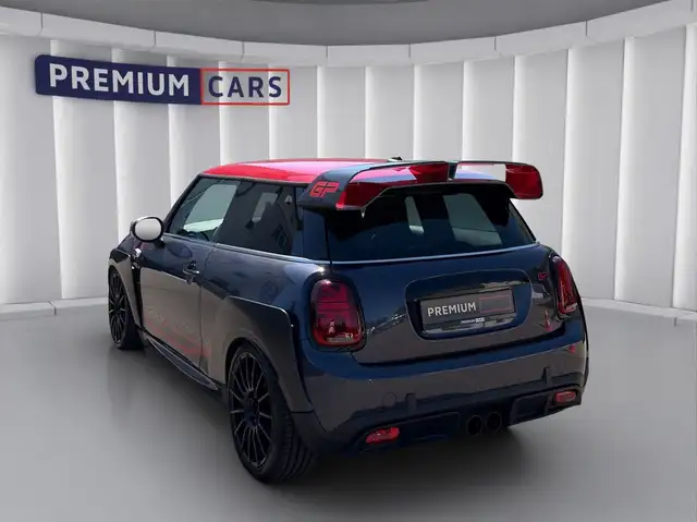 Mini Hatch view 3