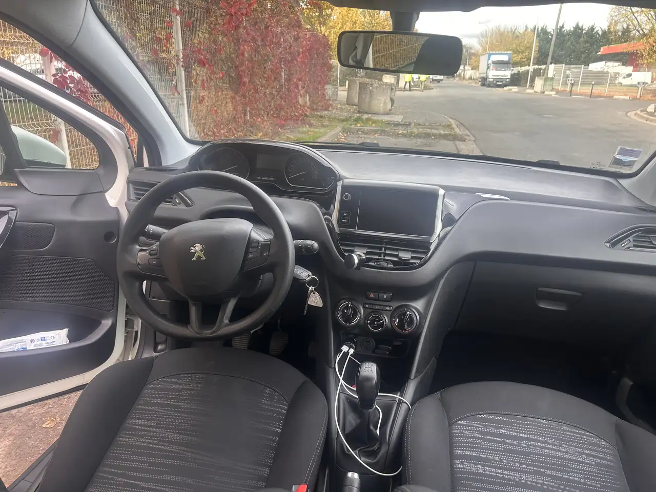 Peugeot 208 208 — photo 3