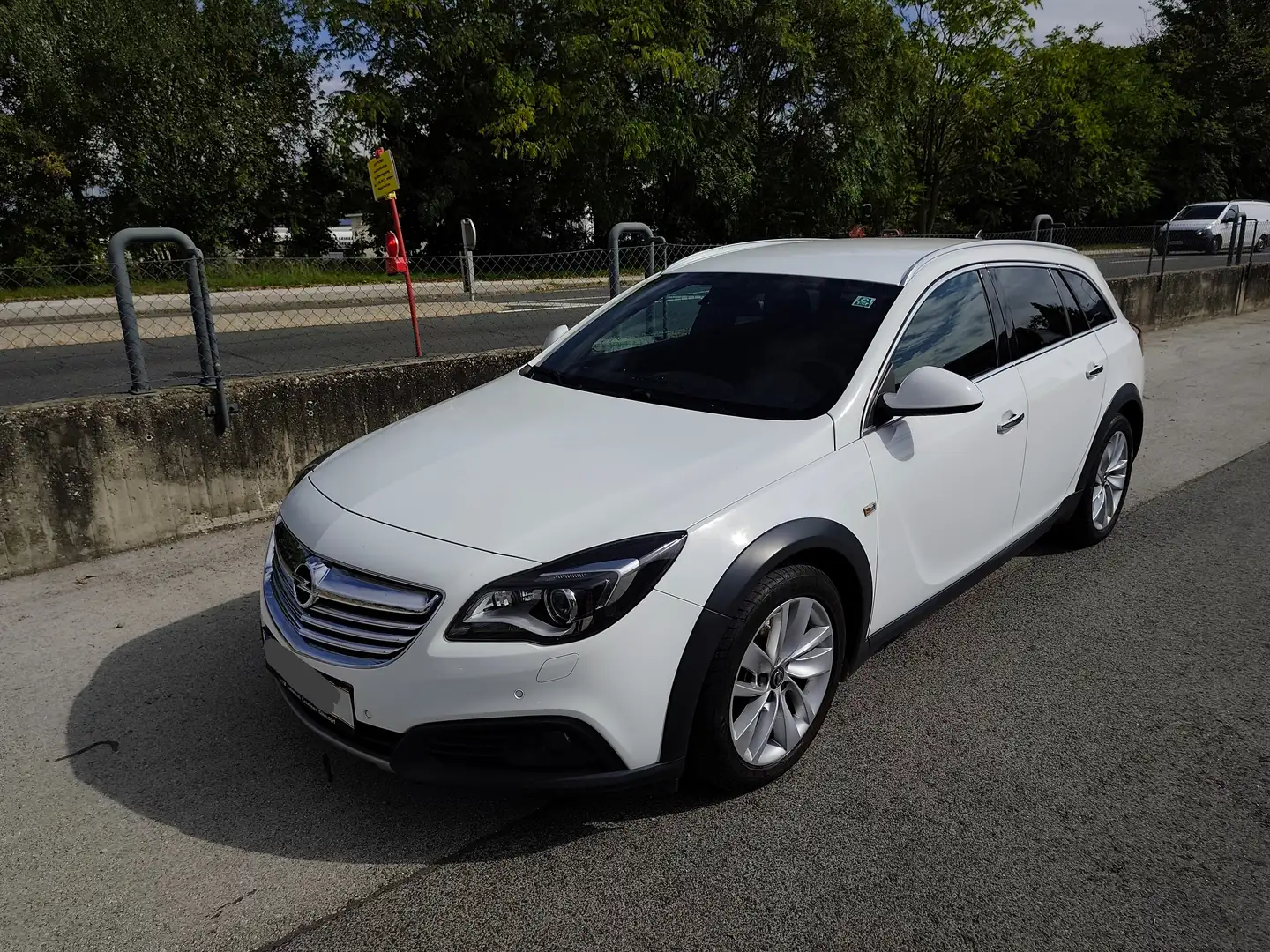 Opel Insignia Insignia Country Tourer 4x4 Weiß - 2