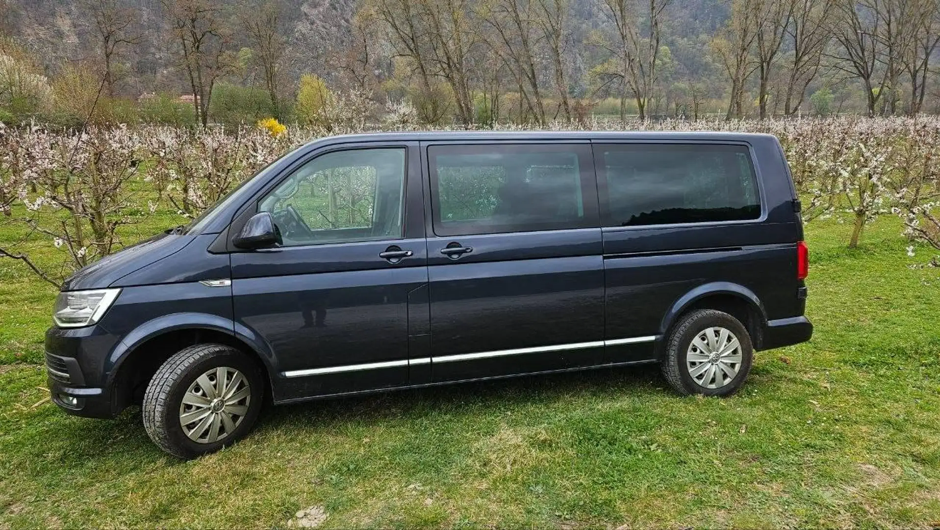 Volkswagen T6 Caravelle Caravelle Comfortline 2,0 TDI 4Motion BMT DSG Comfortline Blau - 1