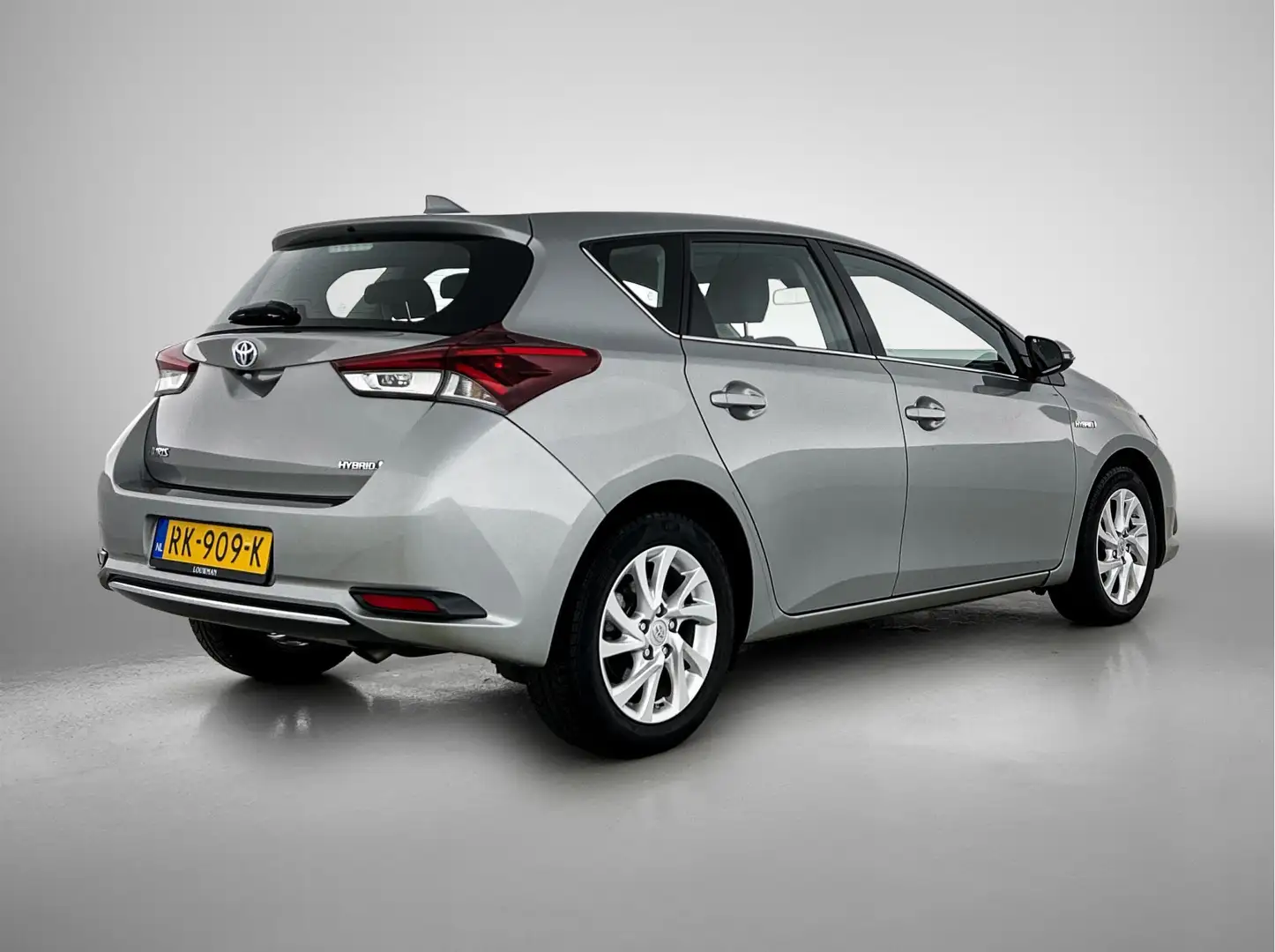 Toyota Auris 1.8 Hybrid Aspiration Grijs - 2