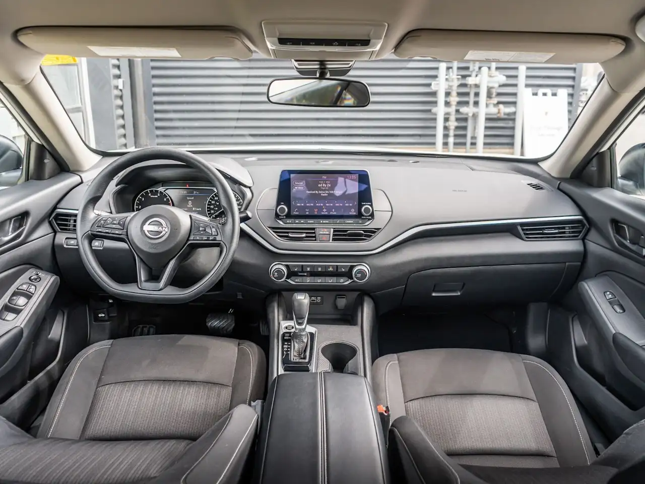 Nissan Altima снимка Nissan Altima
