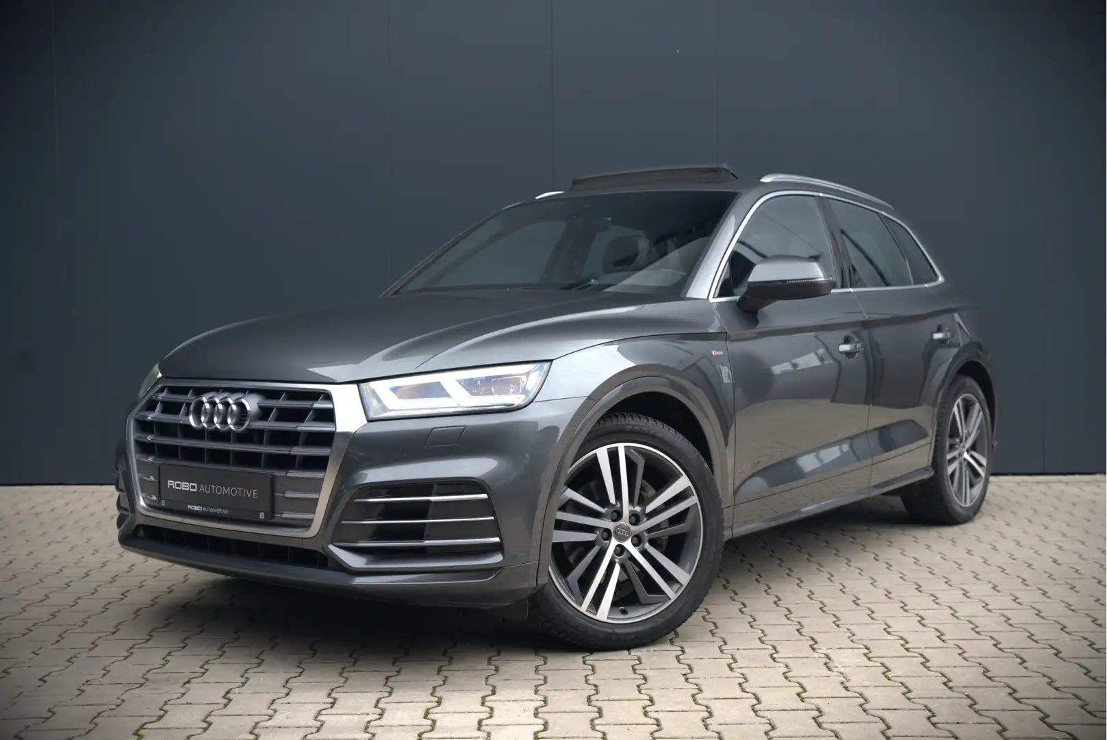 Audi Q5 2.0 TFSI quattro Launch Edition | Bang & Olufsen | Grijs - 1
