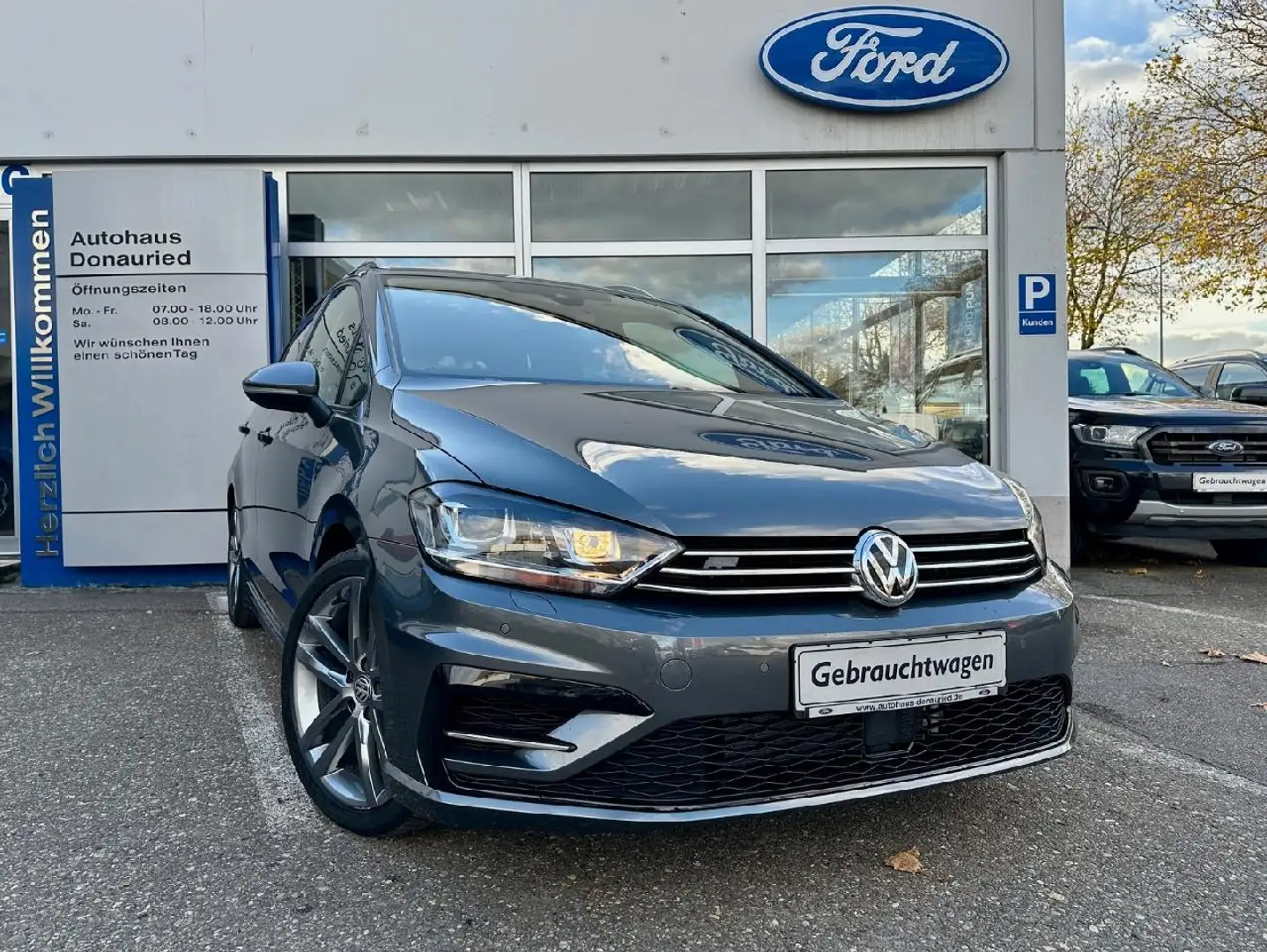 Volkswagen Golf Sportsvan Sound Aut. Grau - 1