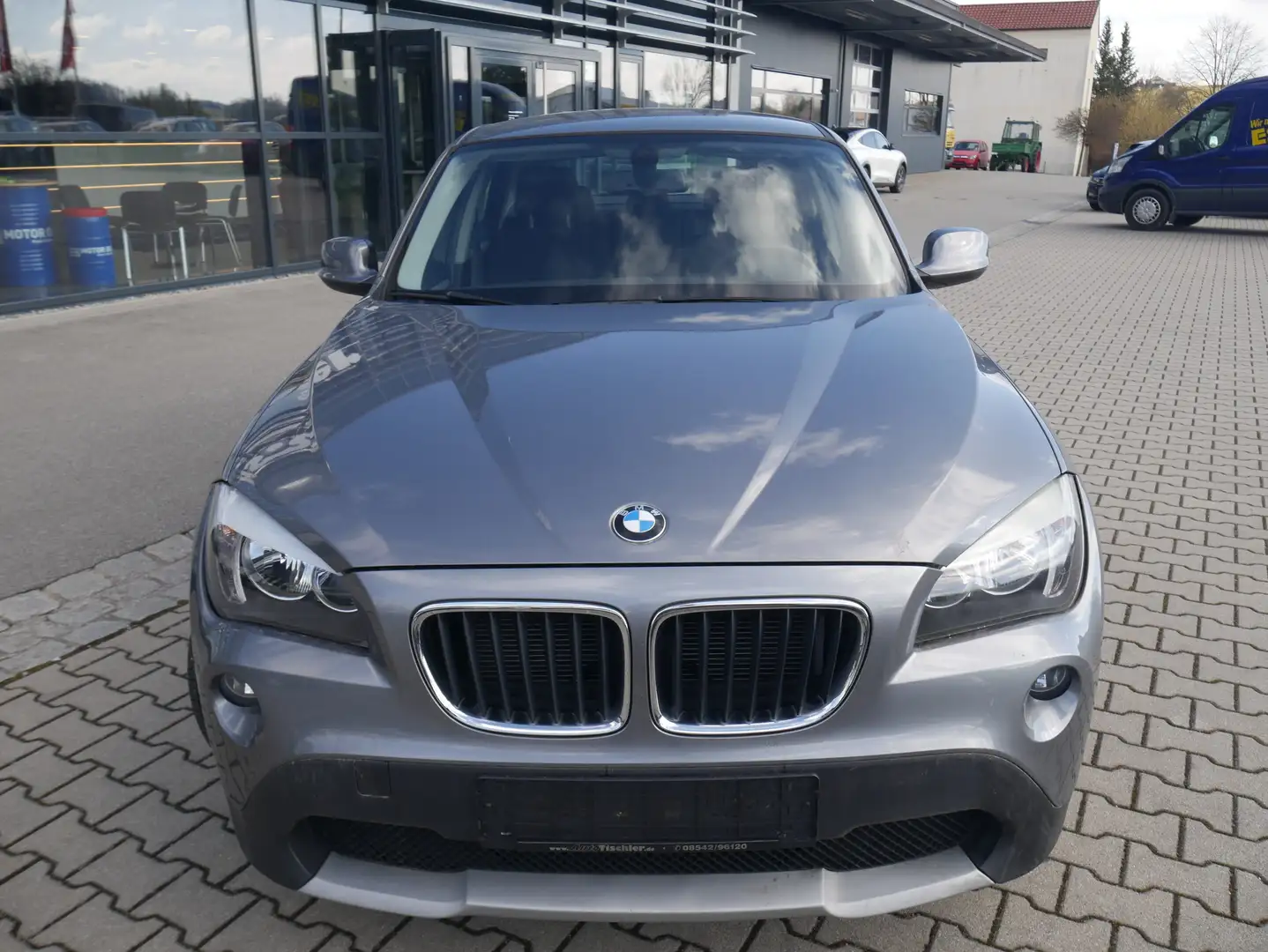 BMW X1 18 i sDrive Klimaautomatik Anhängerkupplung Grau - 2