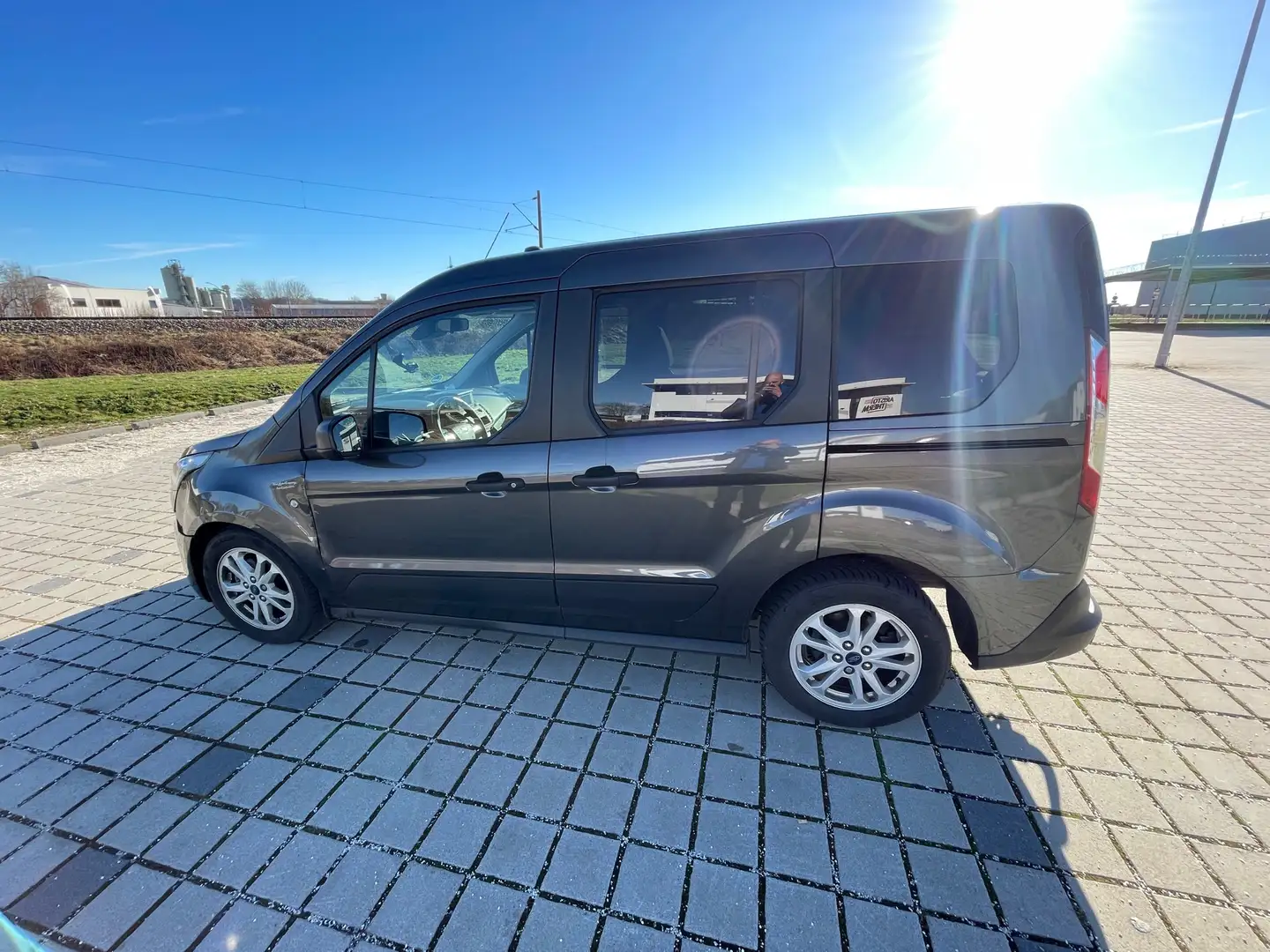 Ford Tourneo Connect 1.5 TDCi Start-Stop Trend Gris - 1