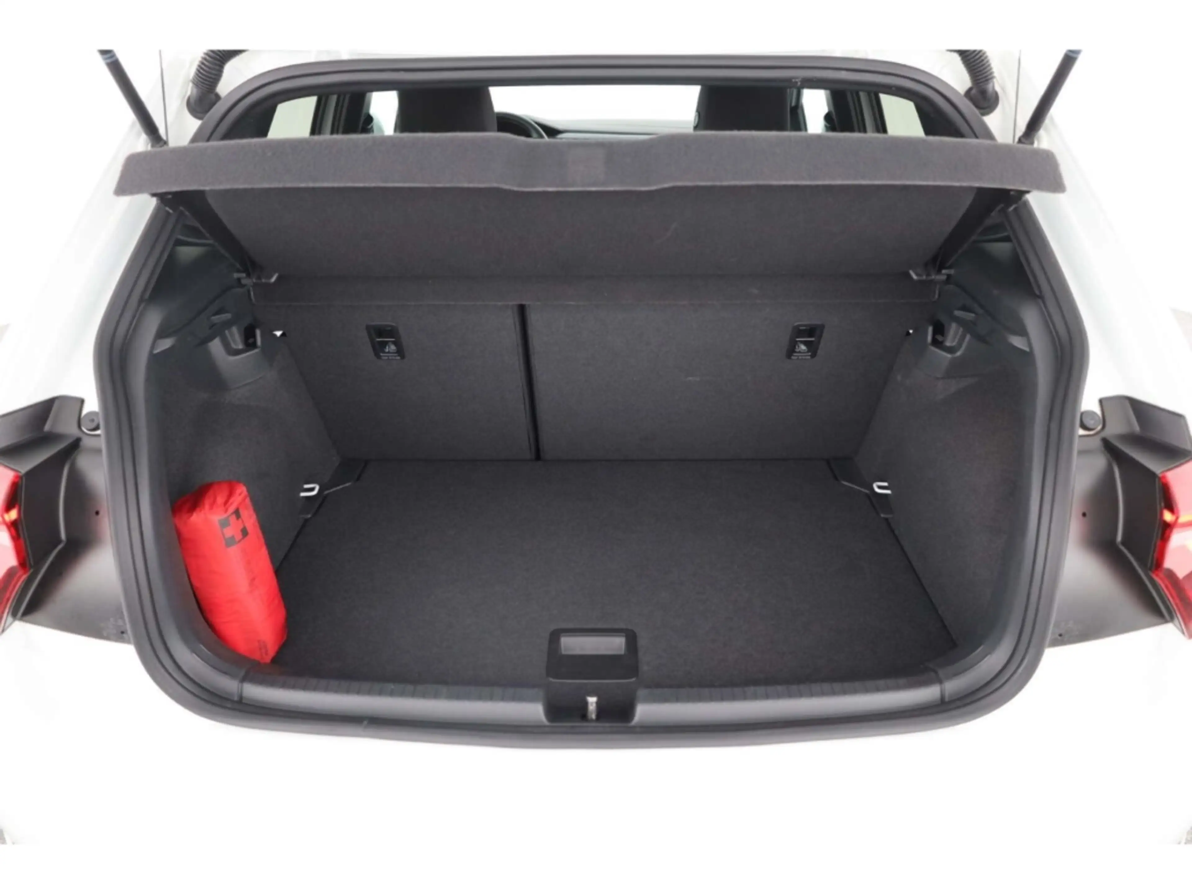 Volkswagen Polo GTI 2.0 TSI — photo 12