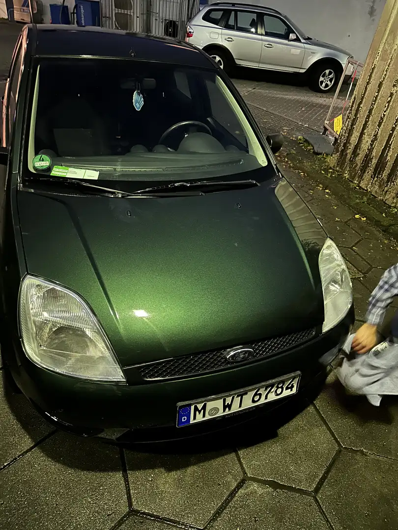 Ford Fiesta 1.3 Ambiente - 2