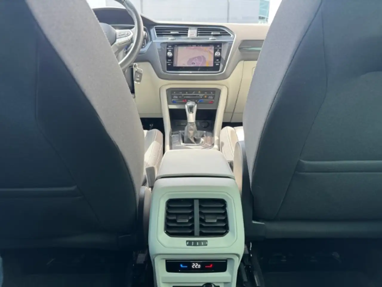 Volkswagen Tiguan 1.5 TSI DSG Elegance MATRIX-LED NAVI 18'' ACC APP- 18