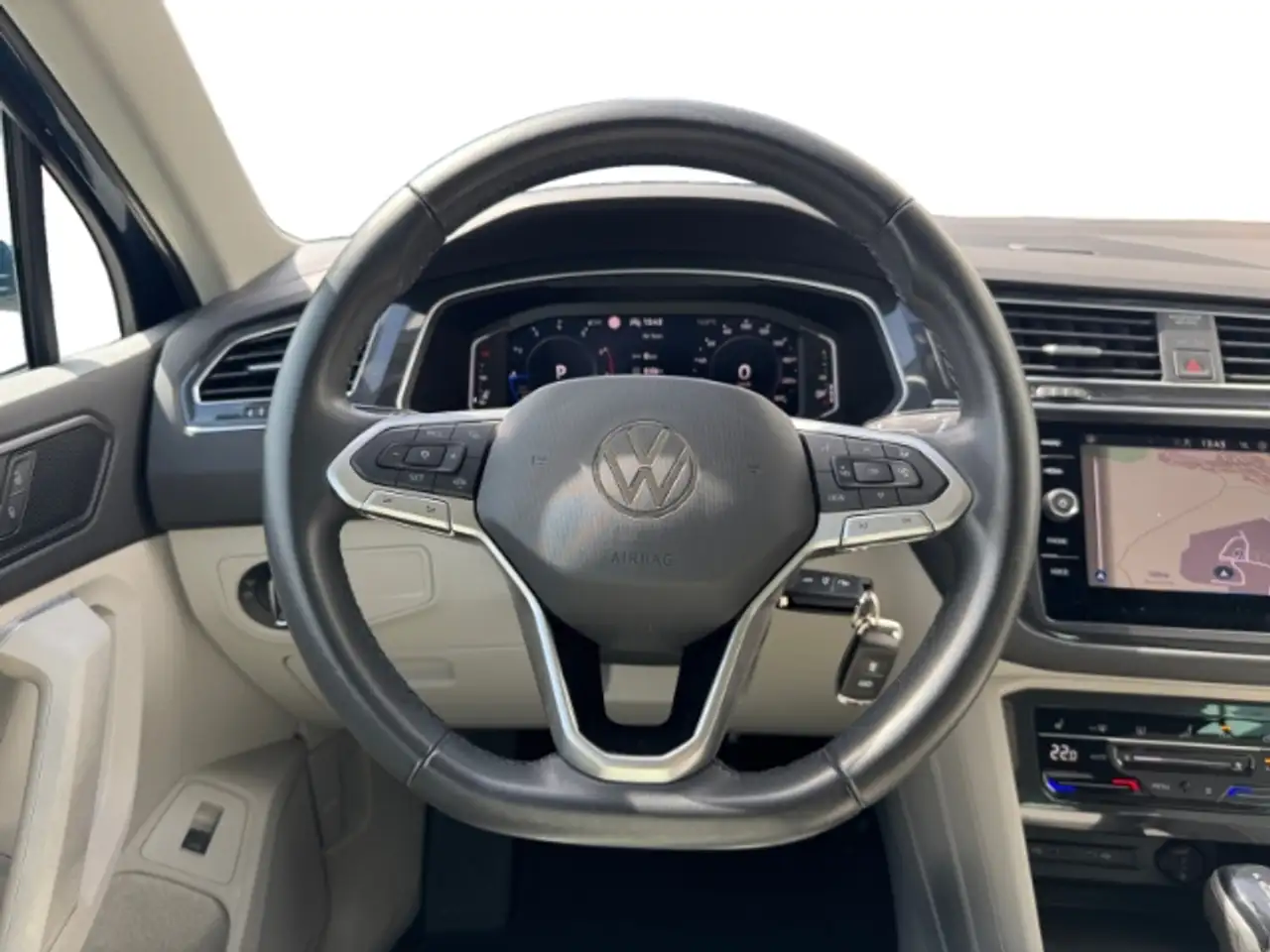 Volkswagen Tiguan 1.5 TSI DSG Elegance MATRIX-LED NAVI 18'' ACC APP- 12