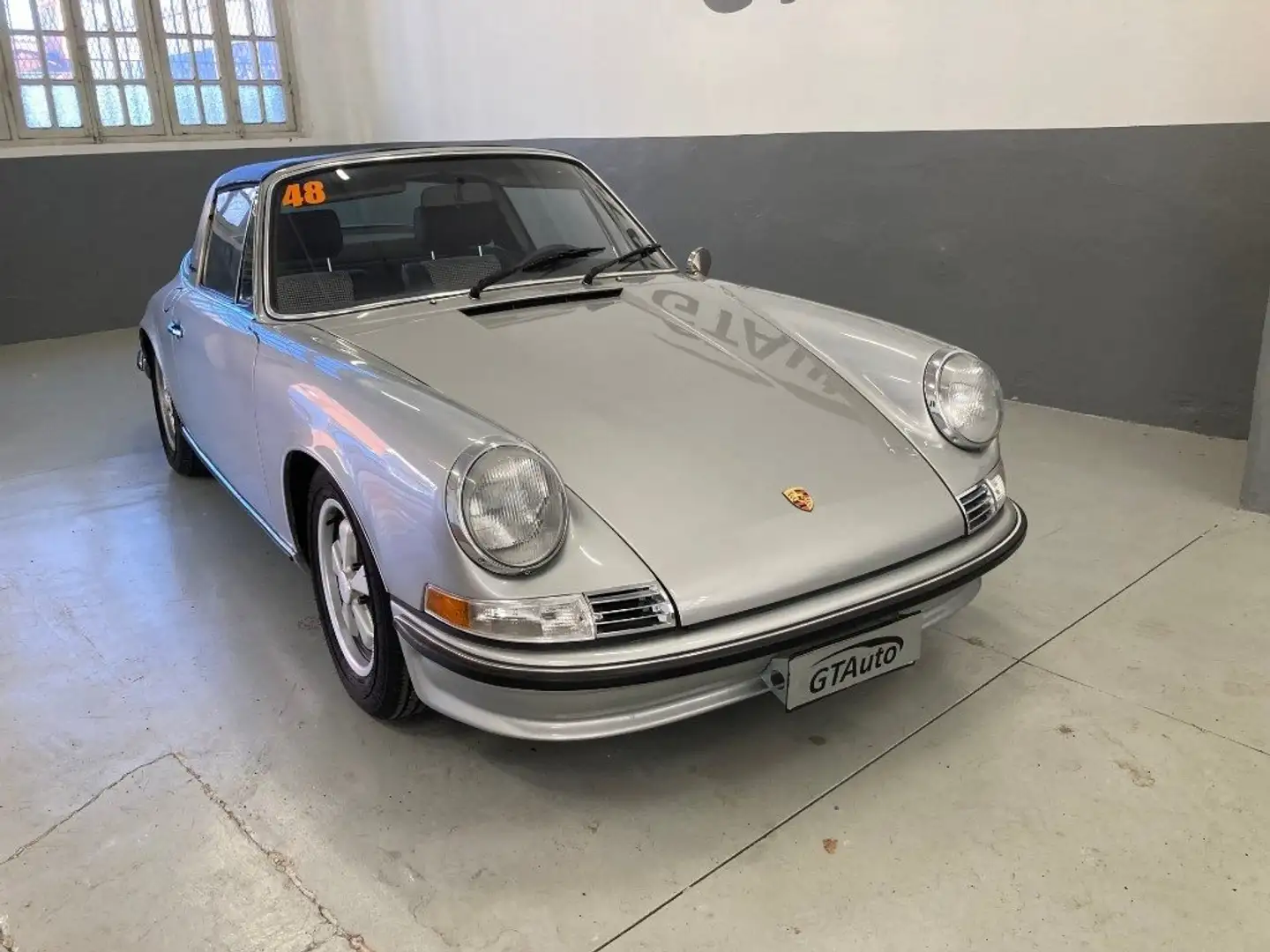 Porsche 911 2.4 S targa (tappo olio esterno) Grigio - 2