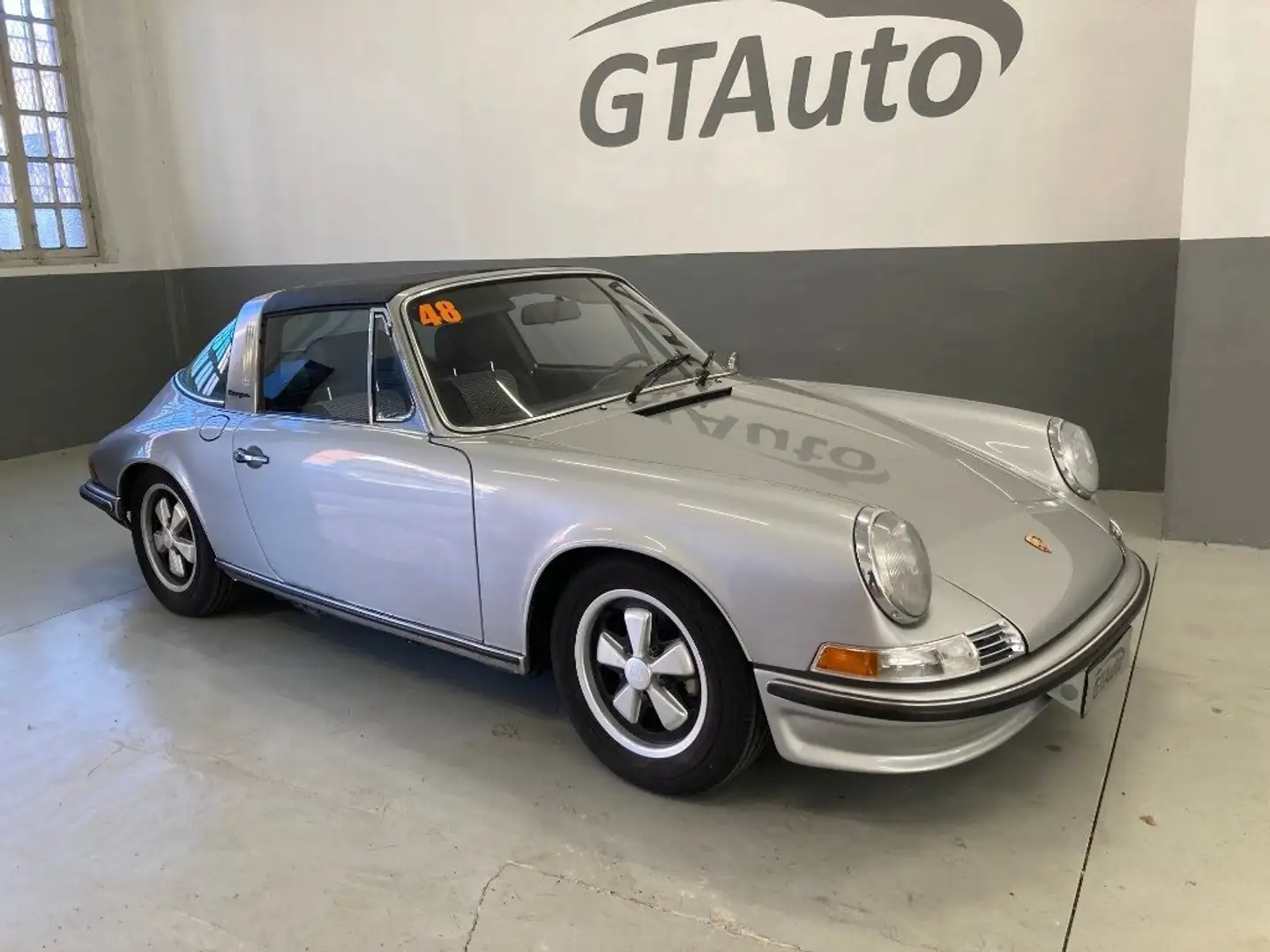 Porsche 911 2.4 S targa (tappo olio esterno) Grigio - 1