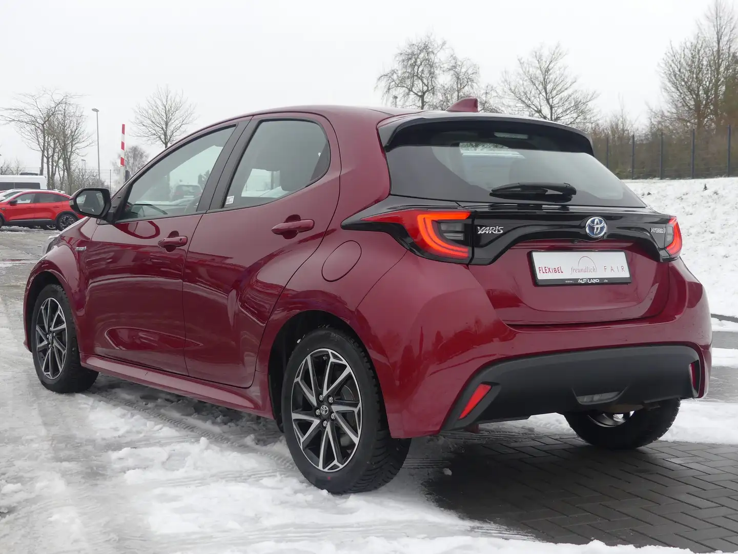 Toyota Yaris 1.5 Hybrid LED Navi Standheizung Kamera Rot - 2