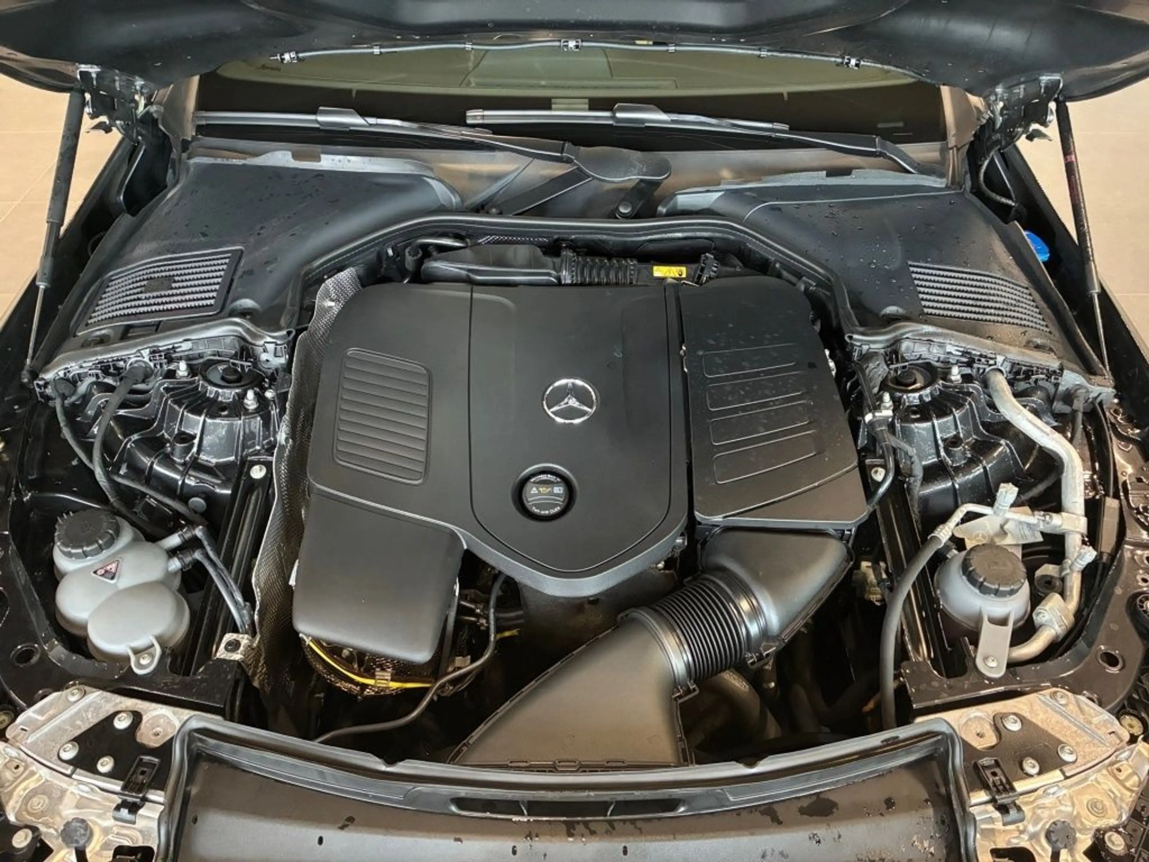 Mercedes-Benz CLE 200 AMG+AIRSCARF+KAMERA+MEMORY+AMBIENTE — photo 4
