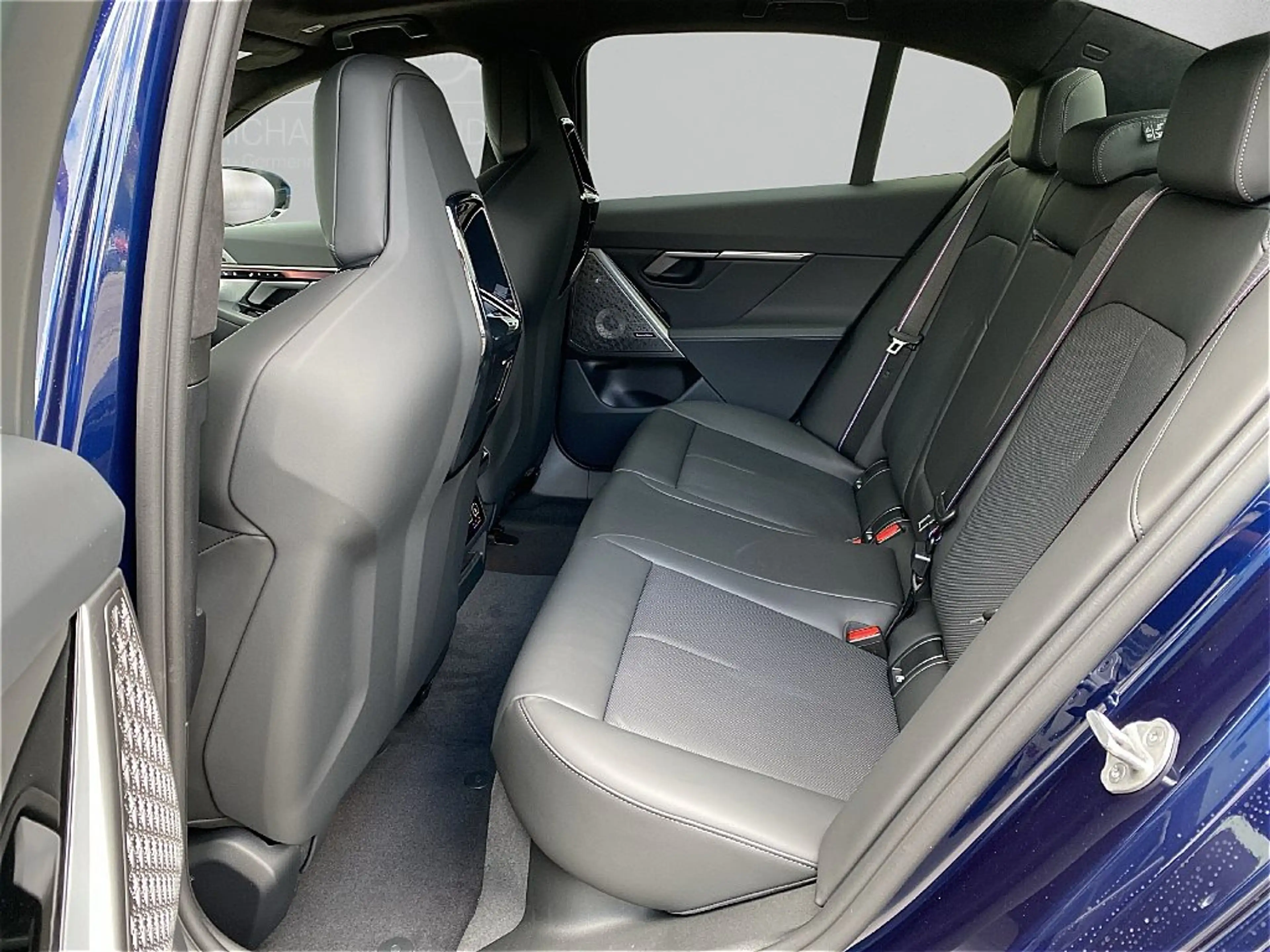 BMW 550 e xDrive M Sportpaket Head-Up DAB LED RFK — photo 9