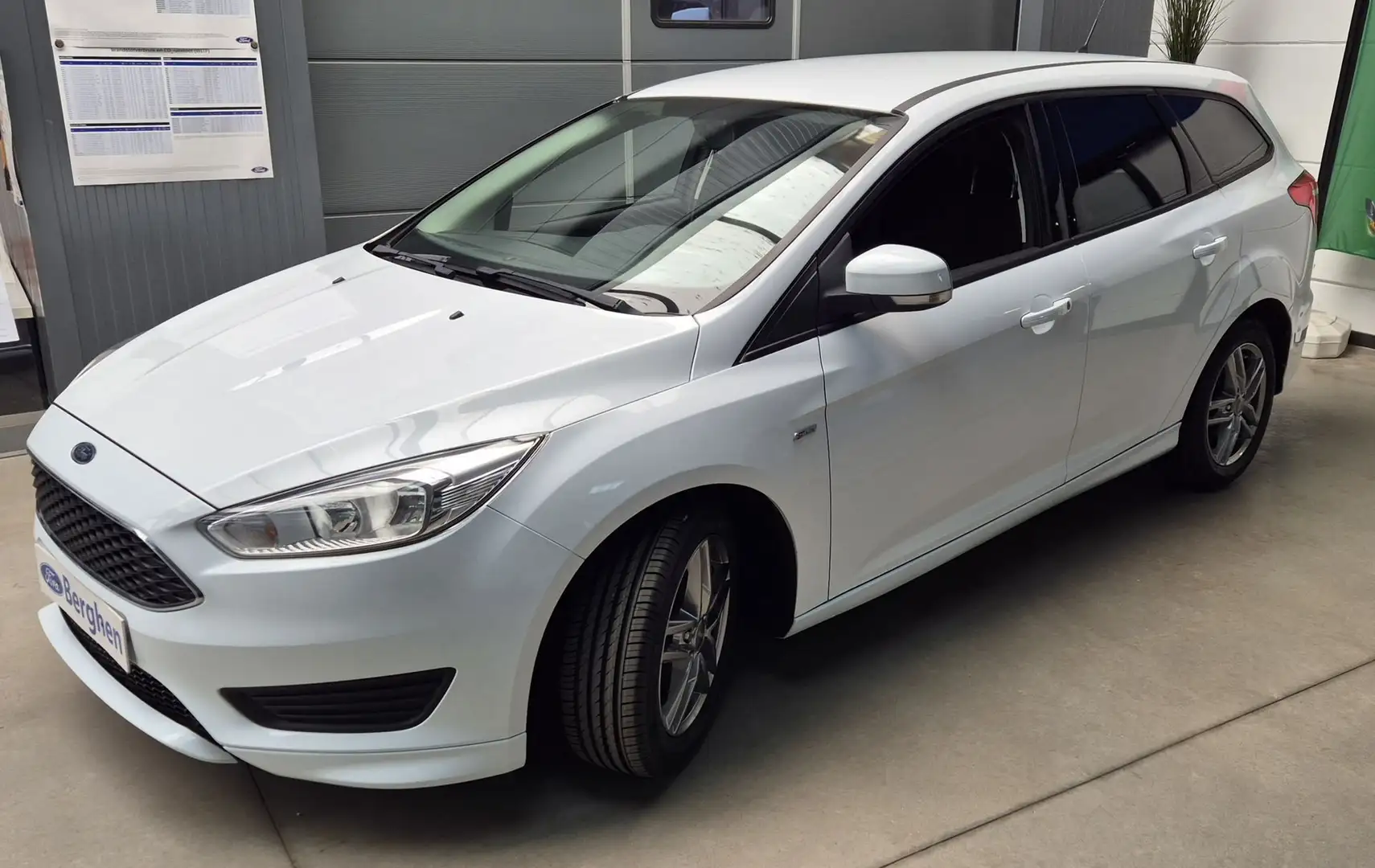 Ford Focus Trend Blanc - 2