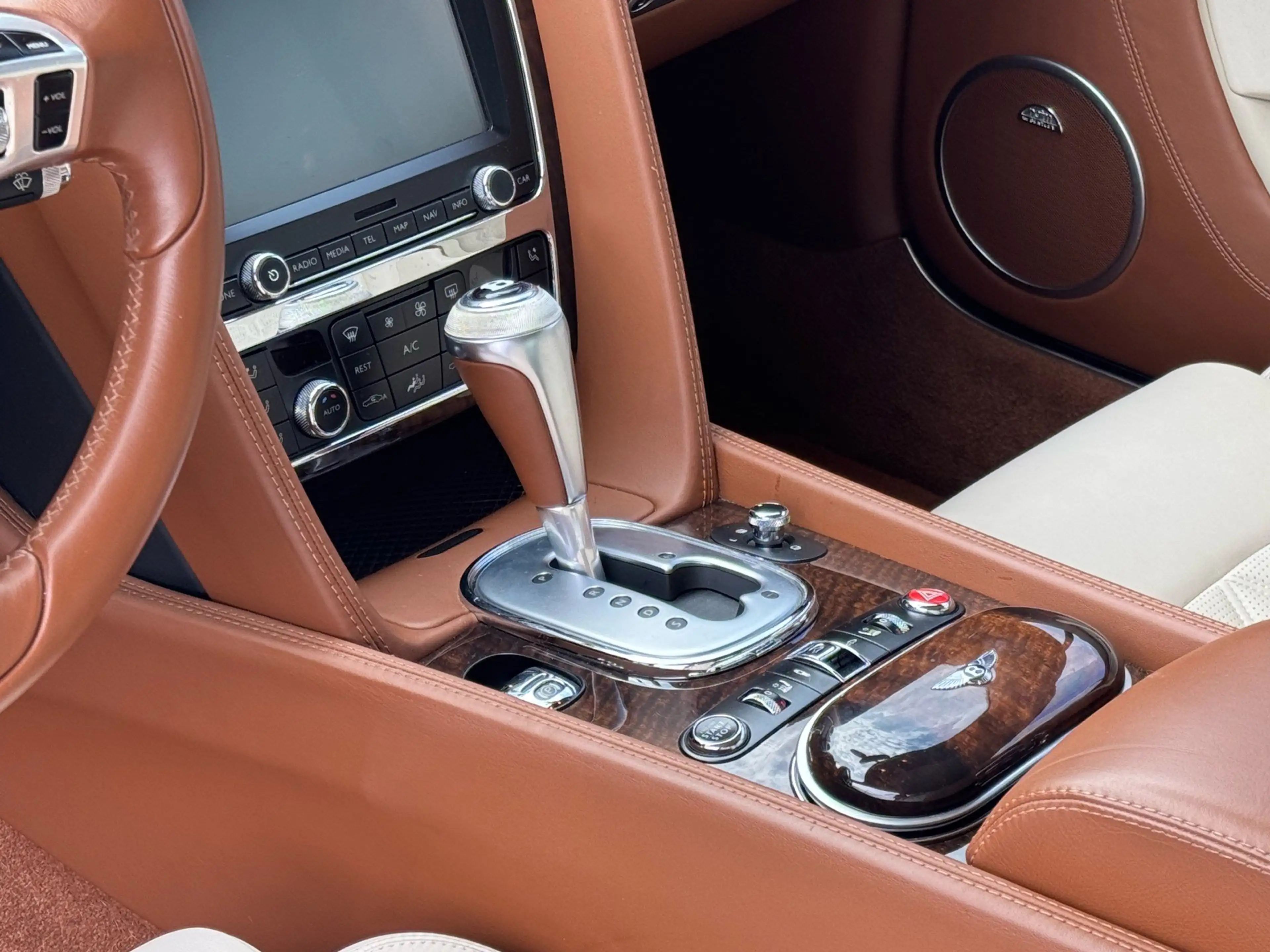 Bentley Continental GTC V8 *Sports Specification* — photo 14