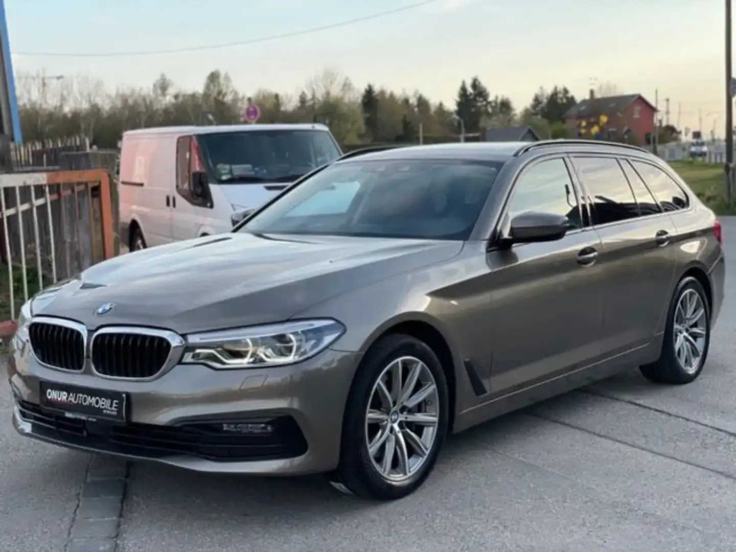BMW 530 5er Touring Diesel 530d xD. Touring Aut. SportLine Bronze - 1