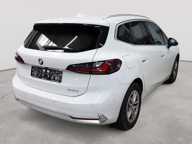 BMW 2 Series view 4