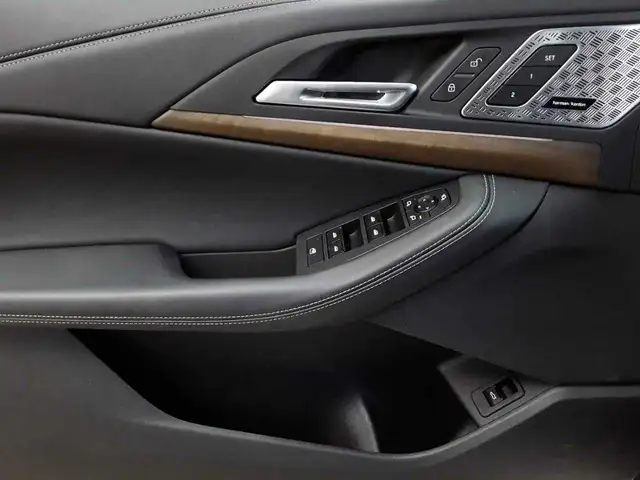BMW 2 Series view 16