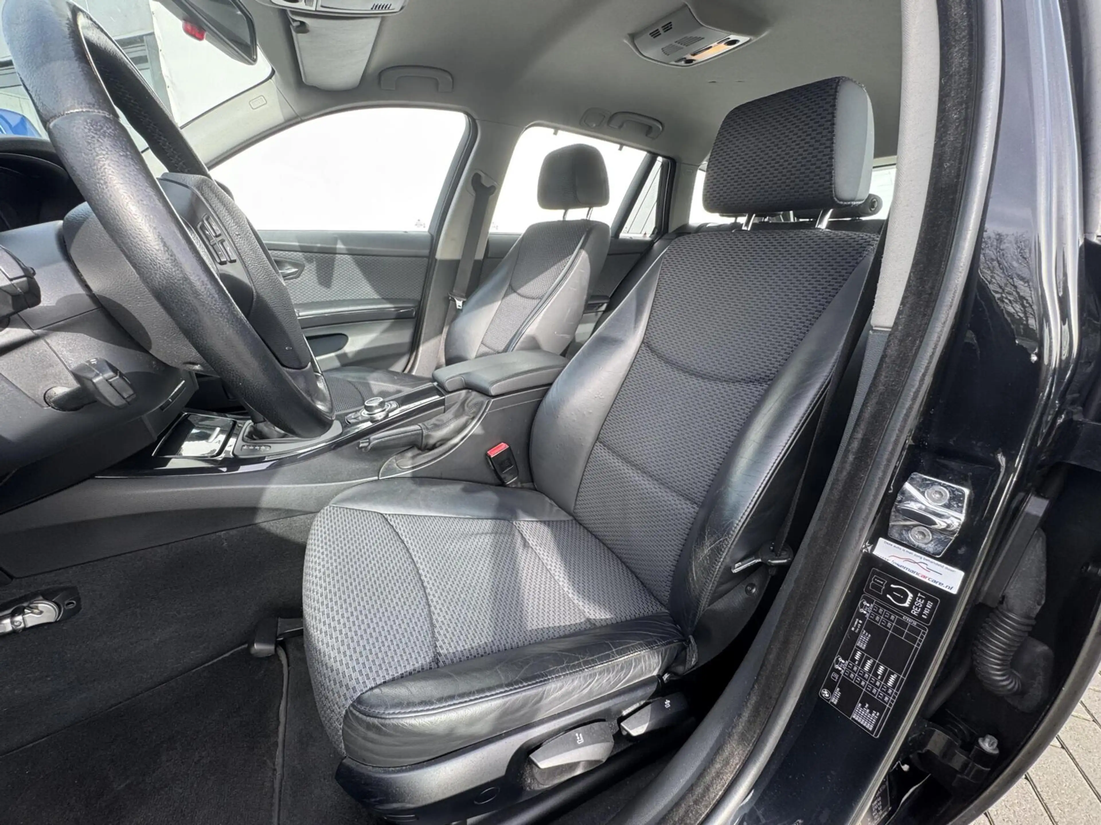 BMW 325 3-serie Touring 325i LCI High Executive Automaat 6 — photo 4