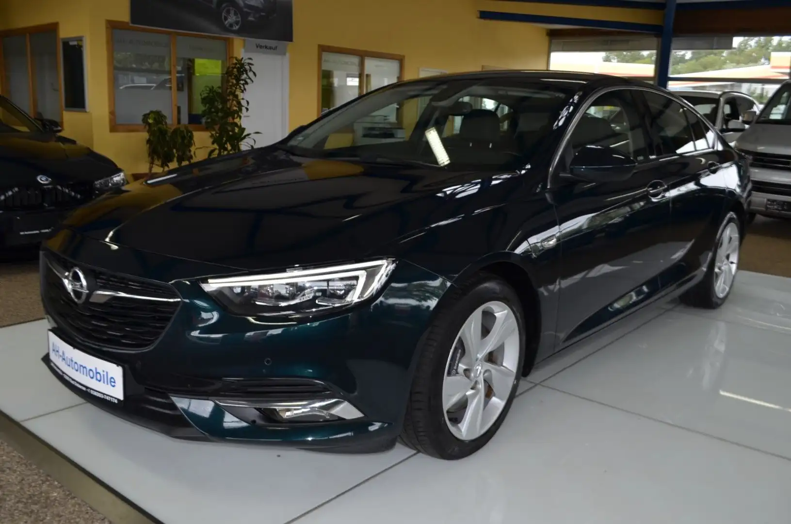 Opel Insignia B Grand Sport Innovation 4x4 AUTOMATIK Grün - 1