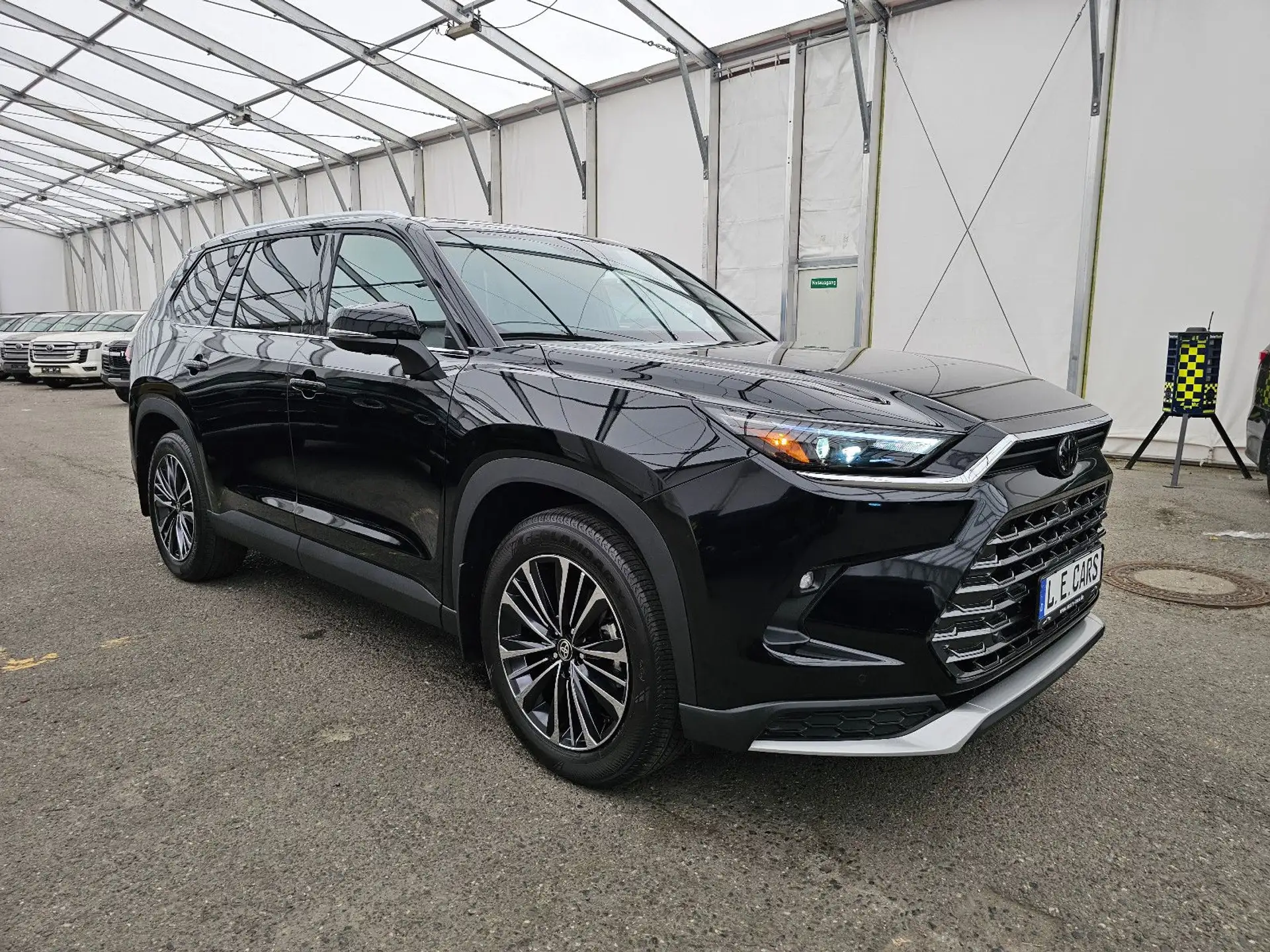 도요타 Toyota Highlander 2026 검정 사진 3