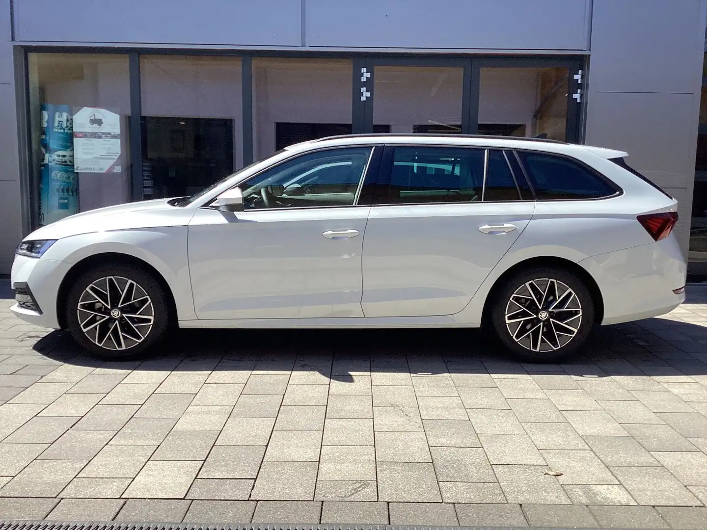Skoda Octavia Combi 1,5 TSI Ambition LED+Navi+AHK+Kame Weiß - 1