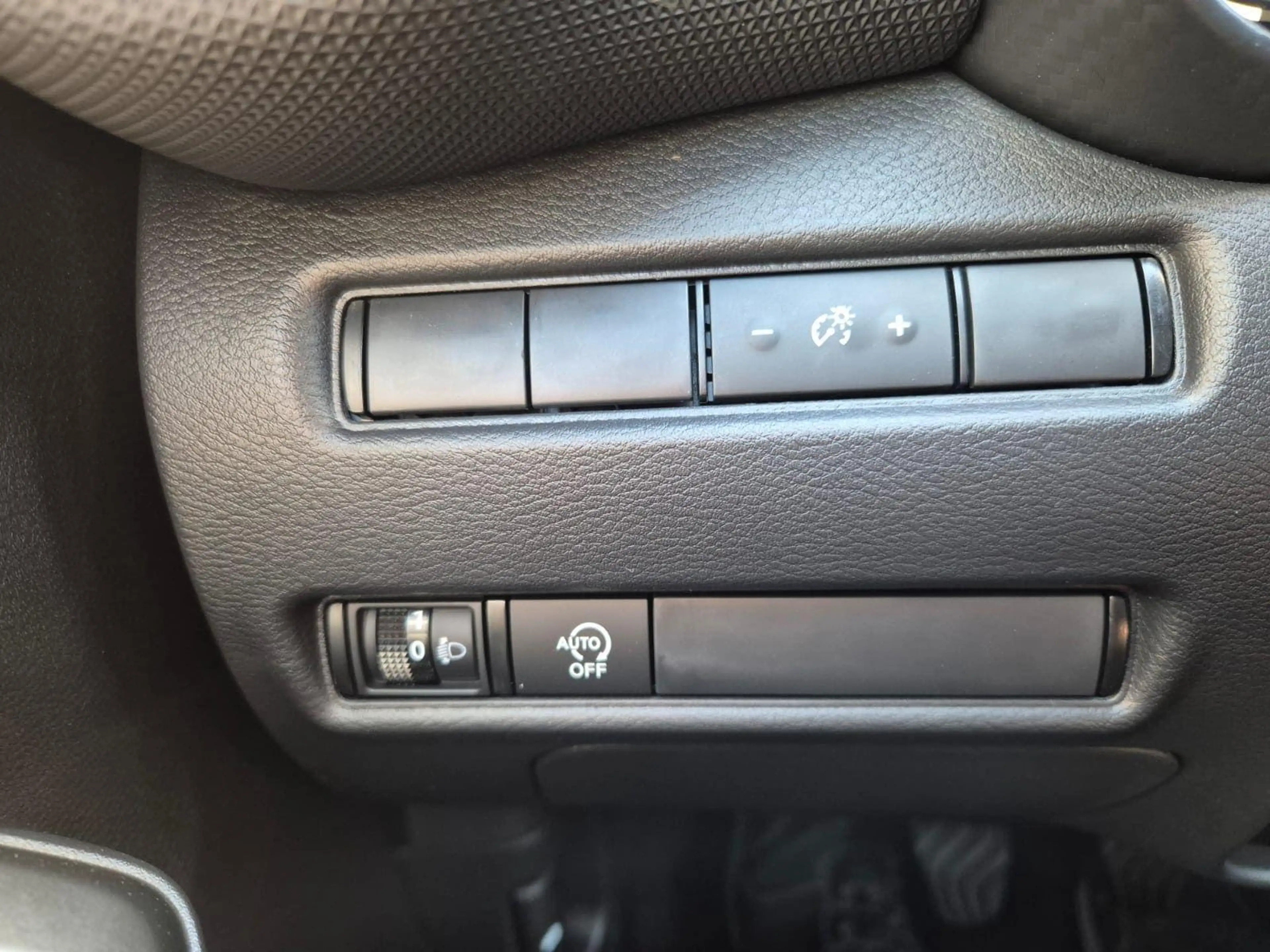 Nissan Juke 1.0 DIG-T 114PS N-Connecta Teil-Leder Klimaauto... — photo 14