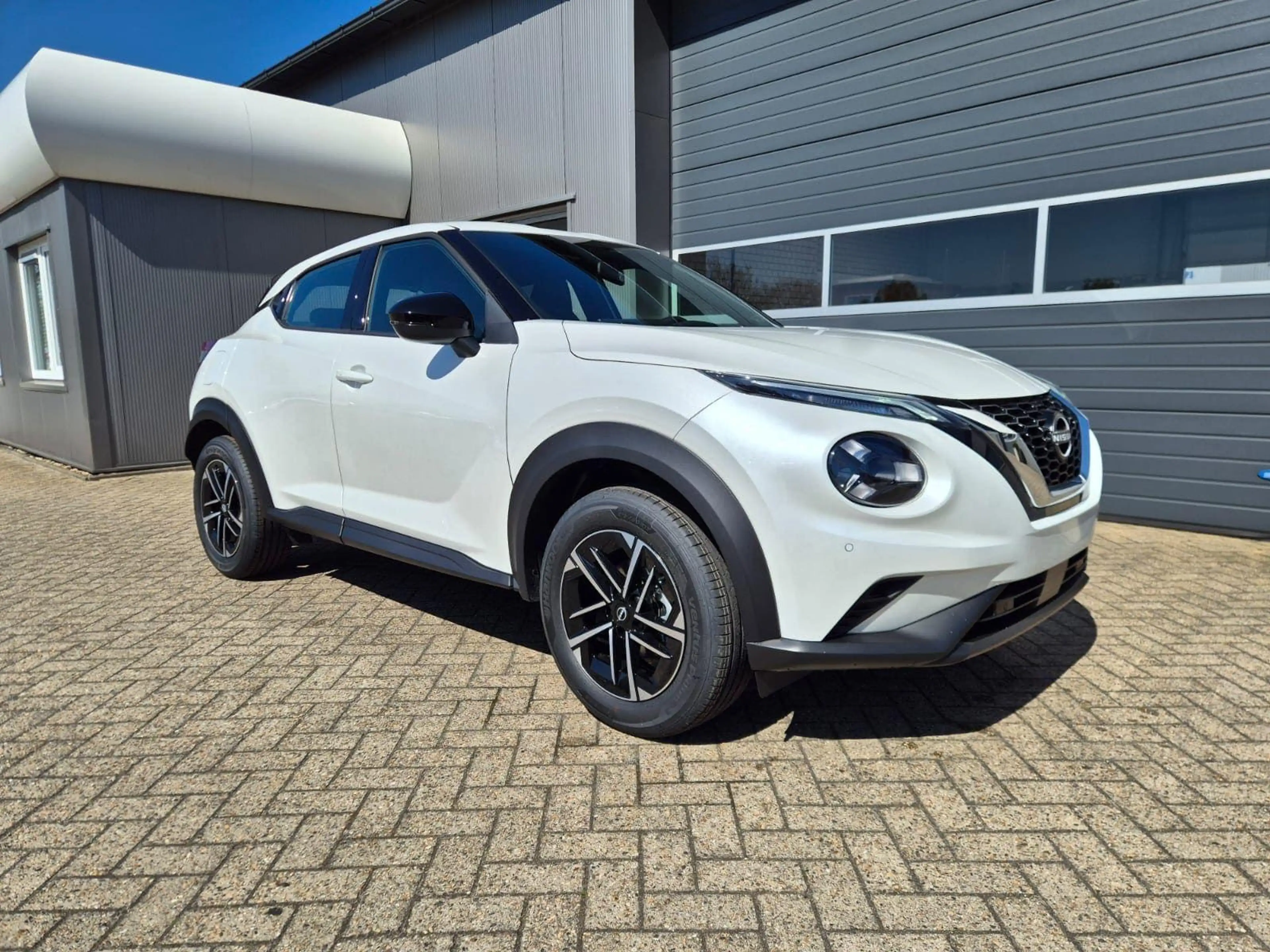 Nissan Juke 1.0 DIG-T 114PS N-Connecta Teil-Leder Klimaauto... — photo 7