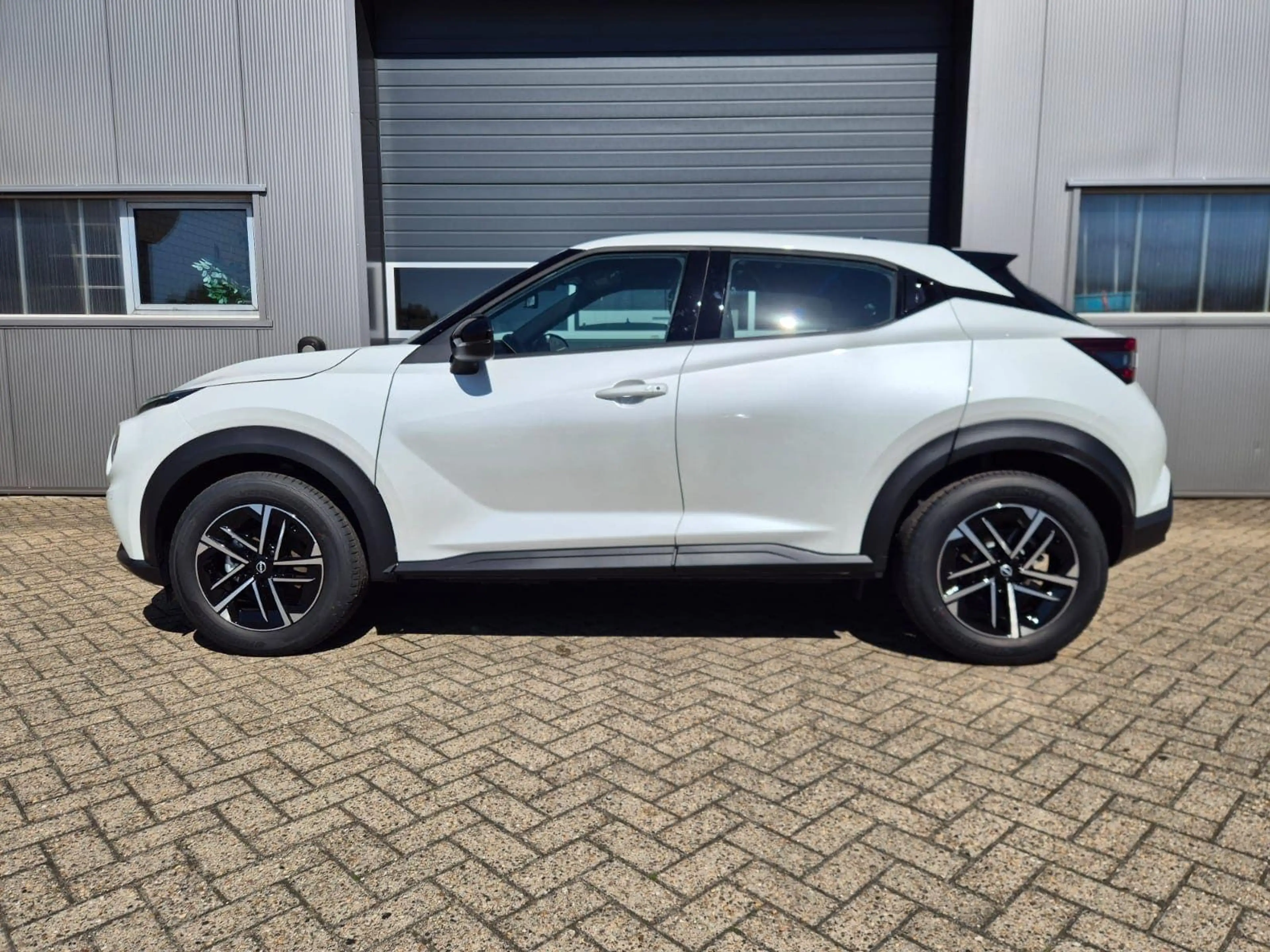 Nissan Juke 1.0 DIG-T 114PS N-Connecta Teil-Leder Klimaauto... — photo 2