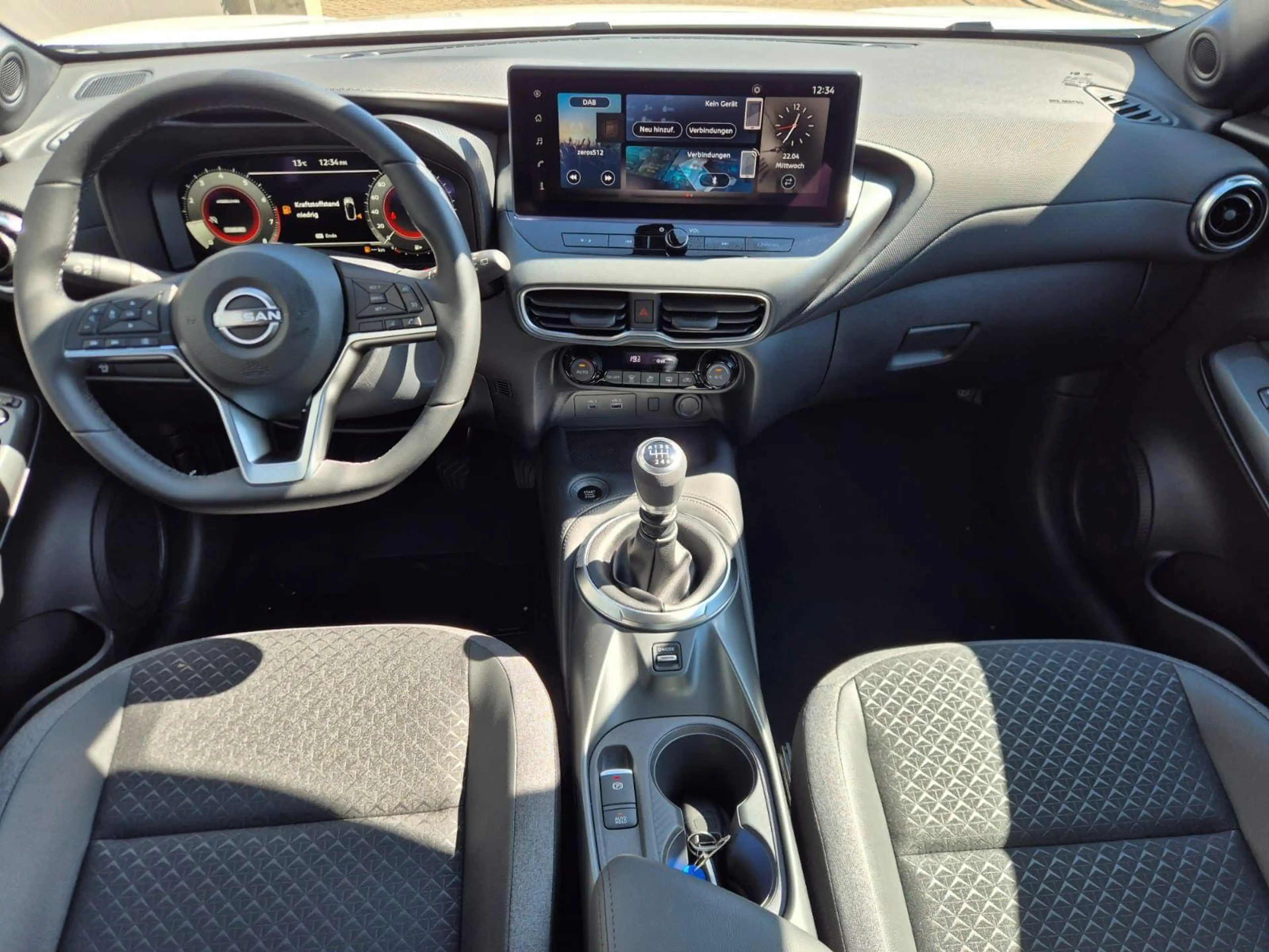 Nissan Juke 1.0 DIG-T 114PS N-Connecta Teil-Leder Klimaauto... — photo 10