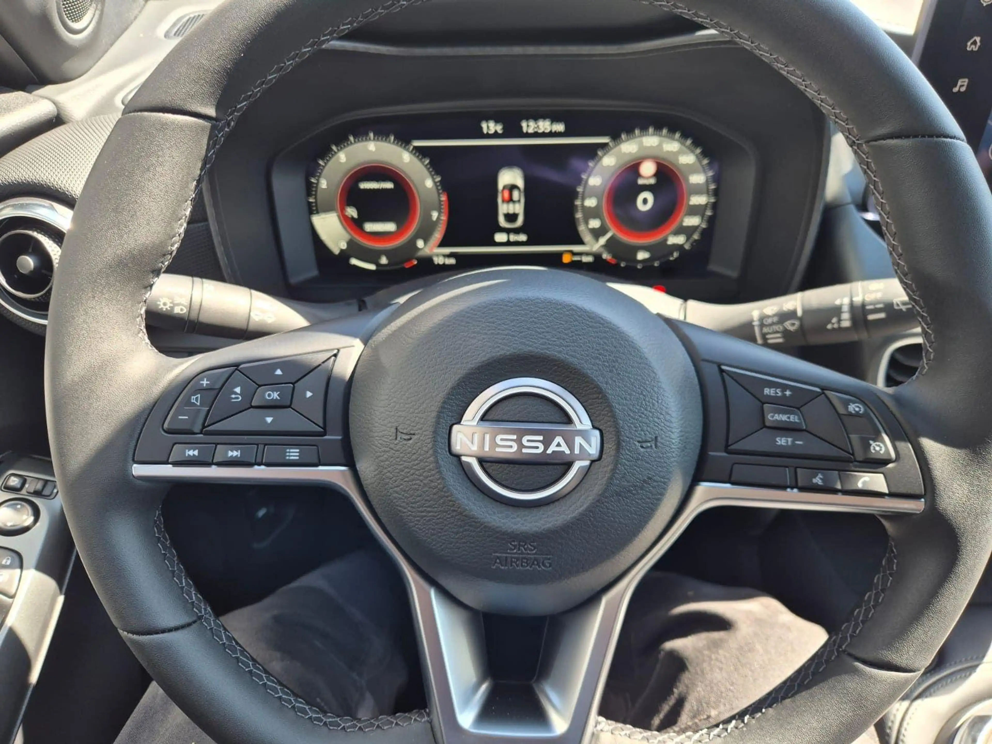 Nissan Juke 1.0 DIG-T 114PS N-Connecta Teil-Leder Klimaauto... — photo 15