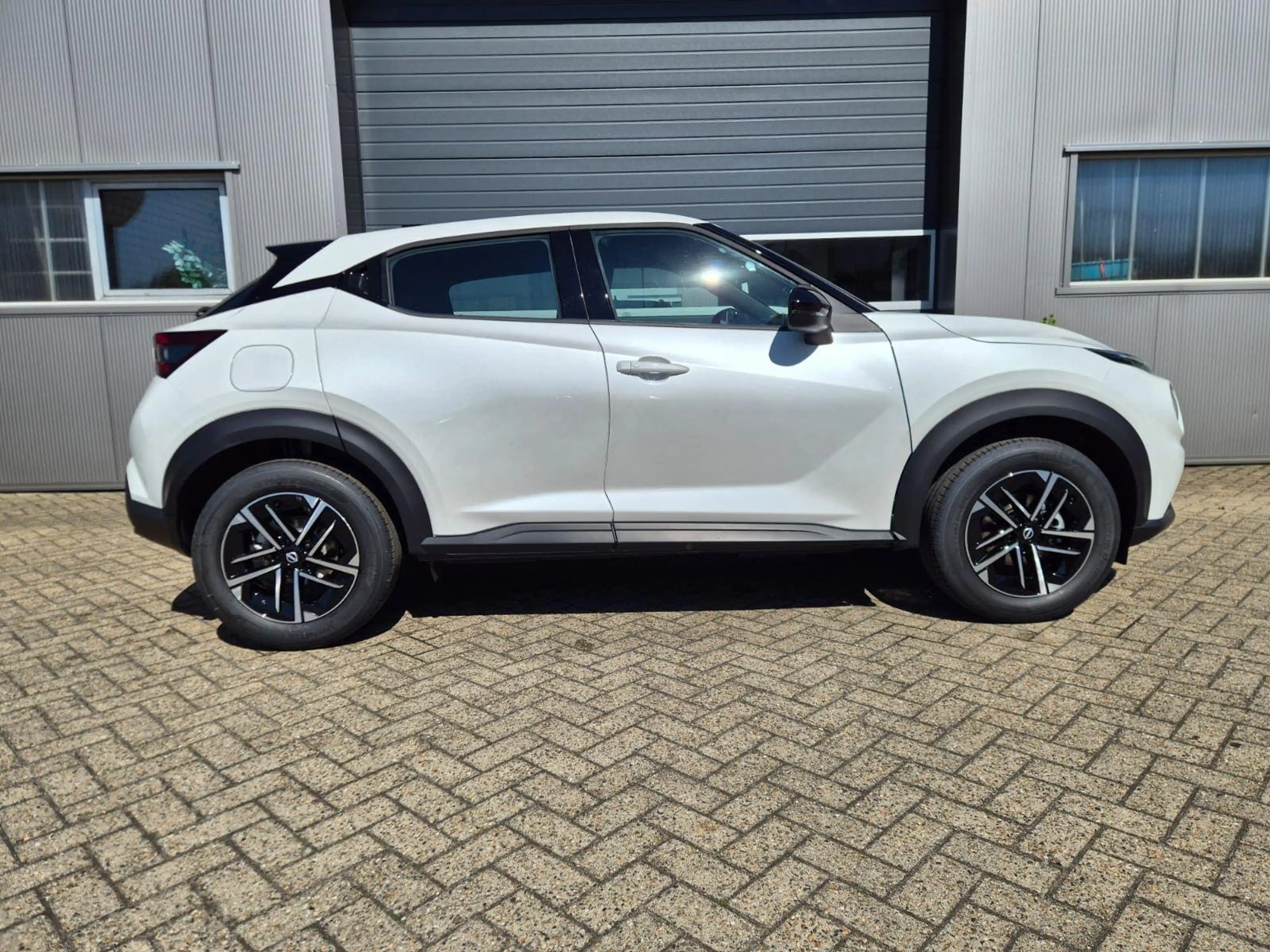 Nissan Juke 1.0 DIG-T 114PS N-Connecta Teil-Leder Klimaauto... — photo 6