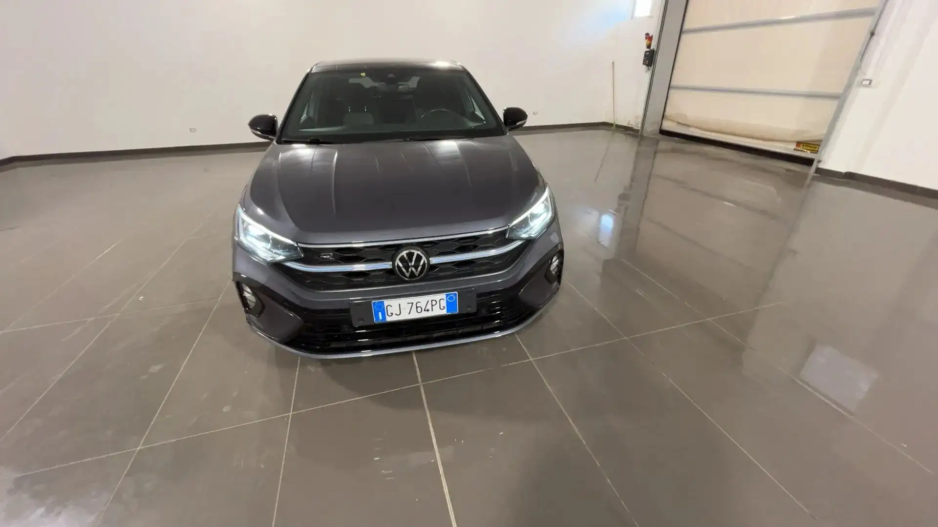 Volkswagen Taigo Taigo 1.0 tsi R-Line 110cv dsg Grigio - 2