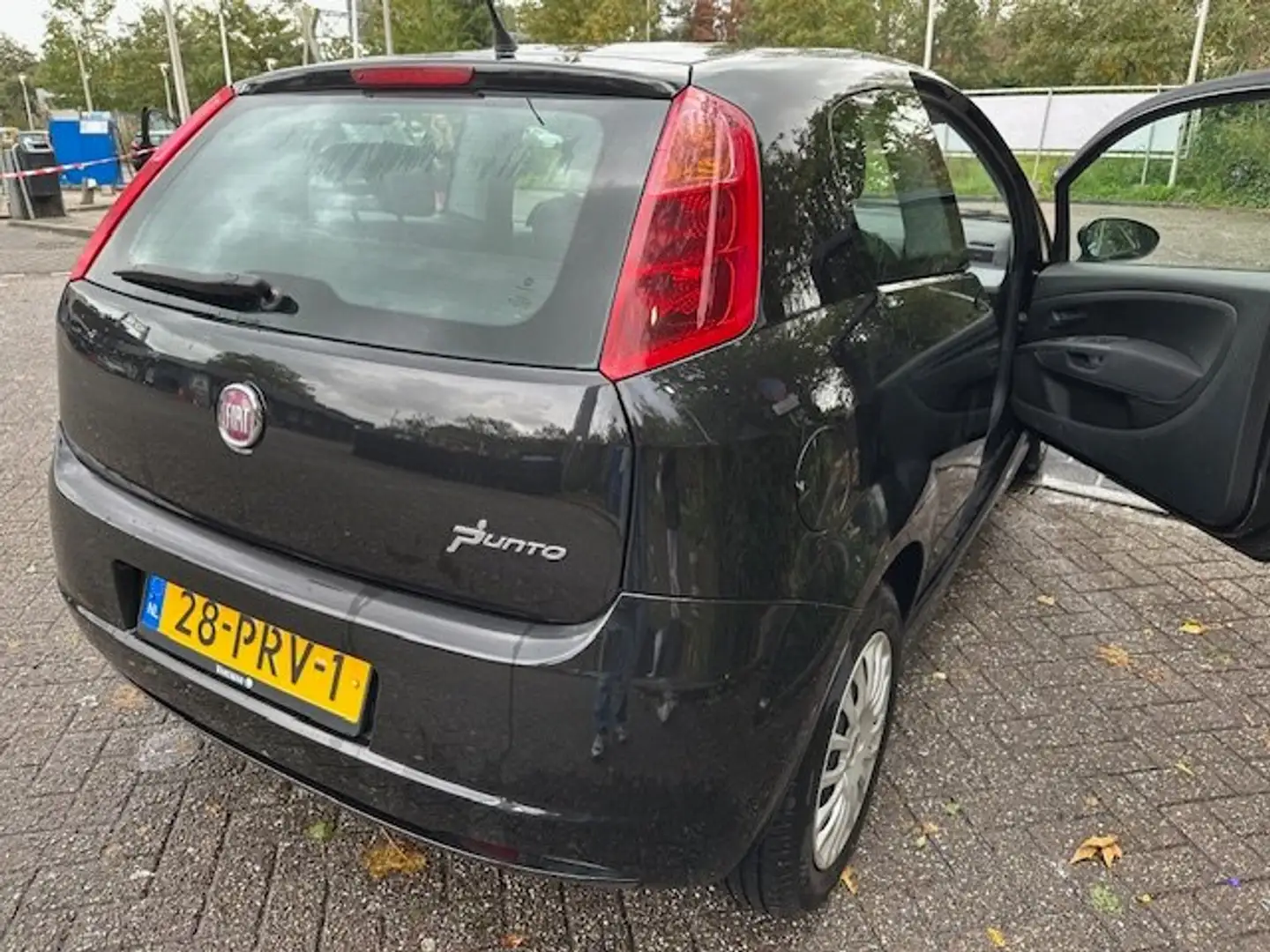 Fiat Punto Punto 1.3 M-Jet Actual Zwart - 1