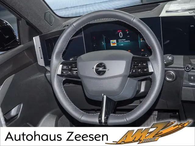 Opel Astra view 7