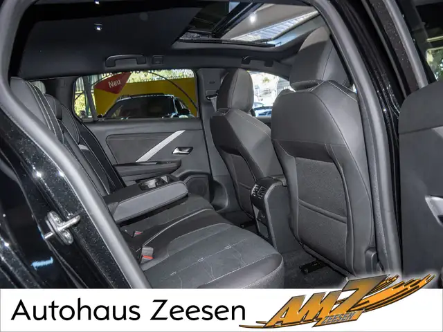Opel Astra view 4