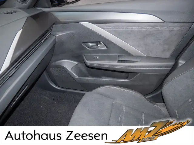 Opel Astra view 12