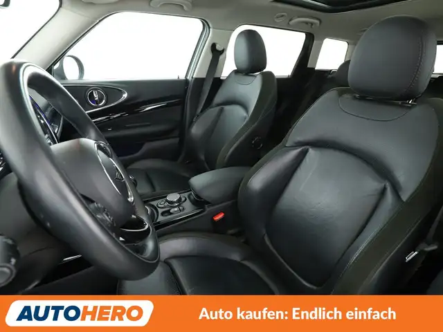 Mini Cooper Cooper view 10