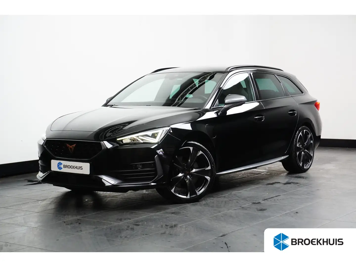 CUPRA Leon Sportstourer 1.4 e-Hybrid VZ 245PK Performance | T Zwart - 1