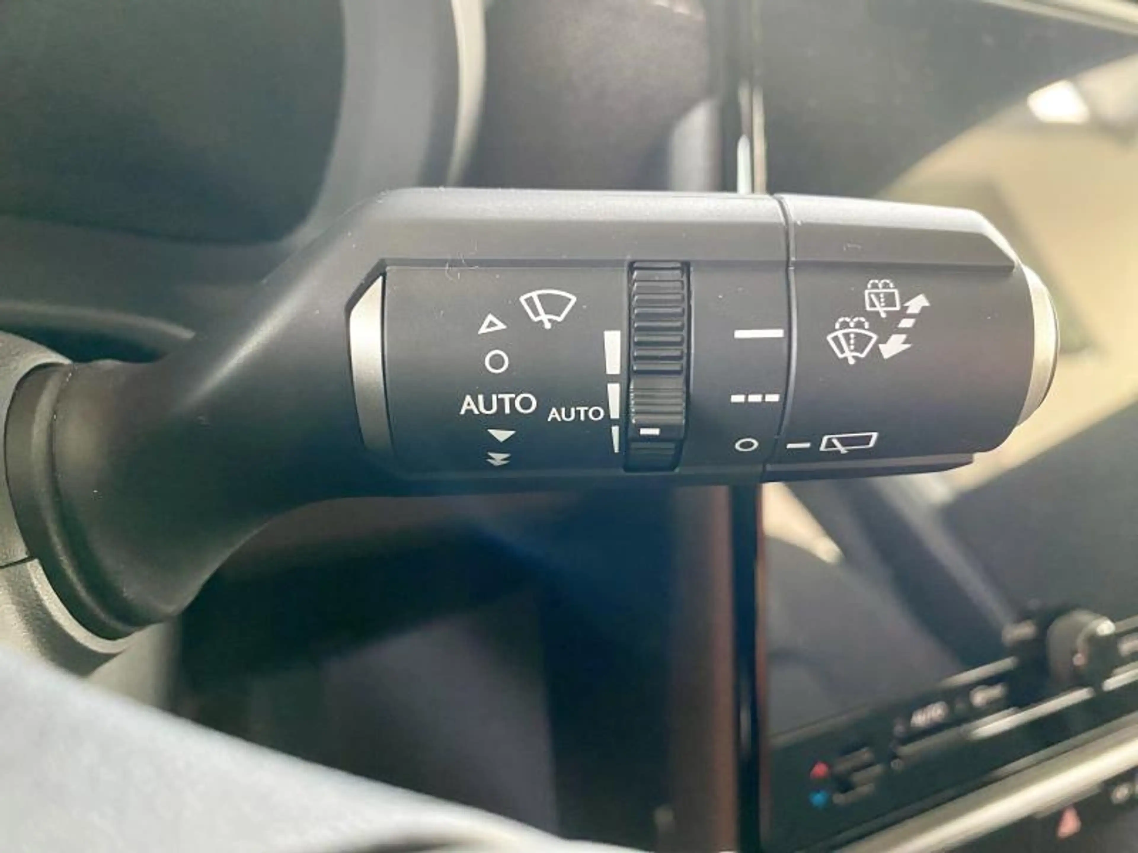 Lexus LBX FWD Comfort & Safety Pack + Se — photo 14