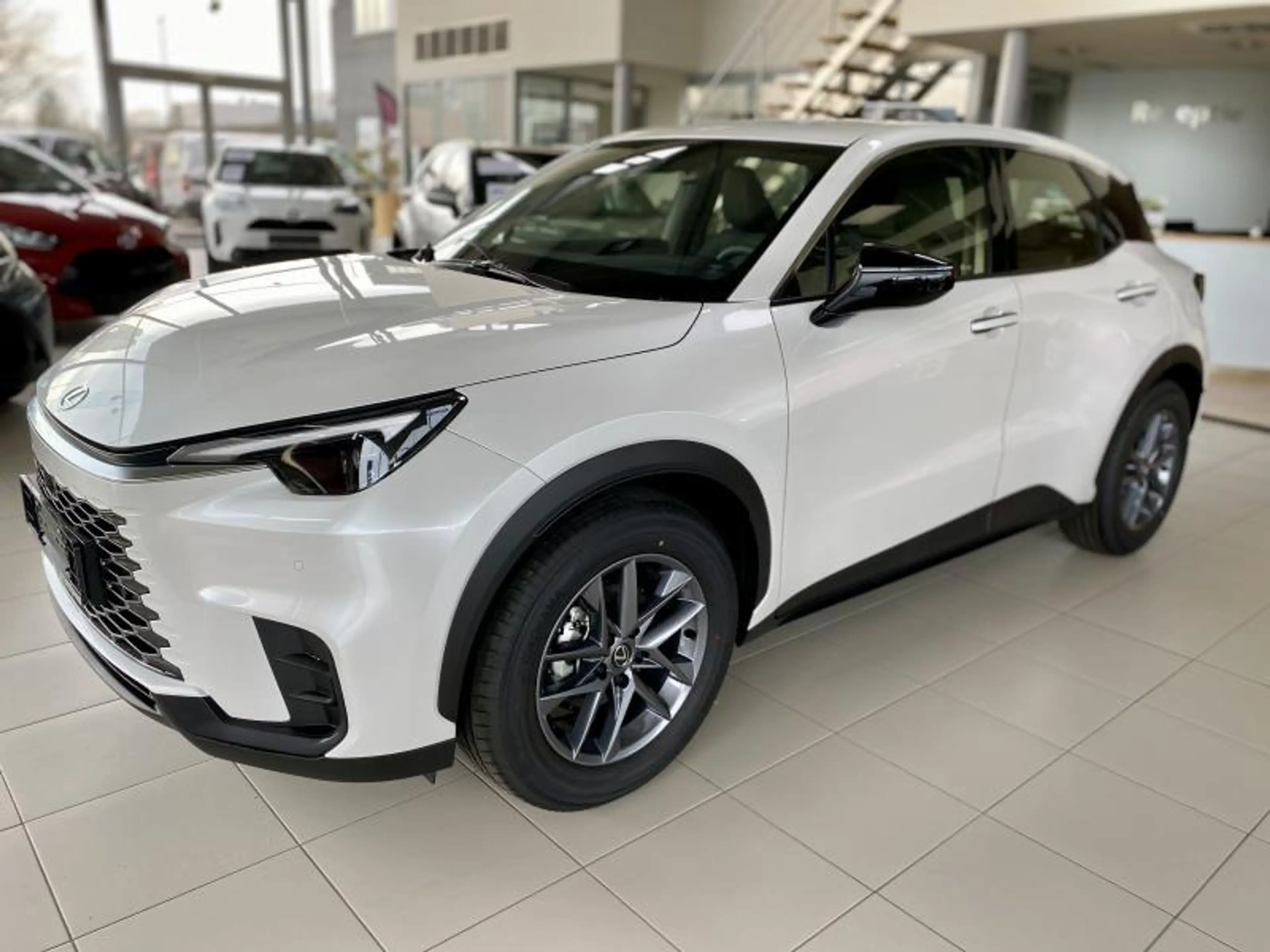 Lexus LBX FWD Comfort & Safety Pack + Se — photo 3