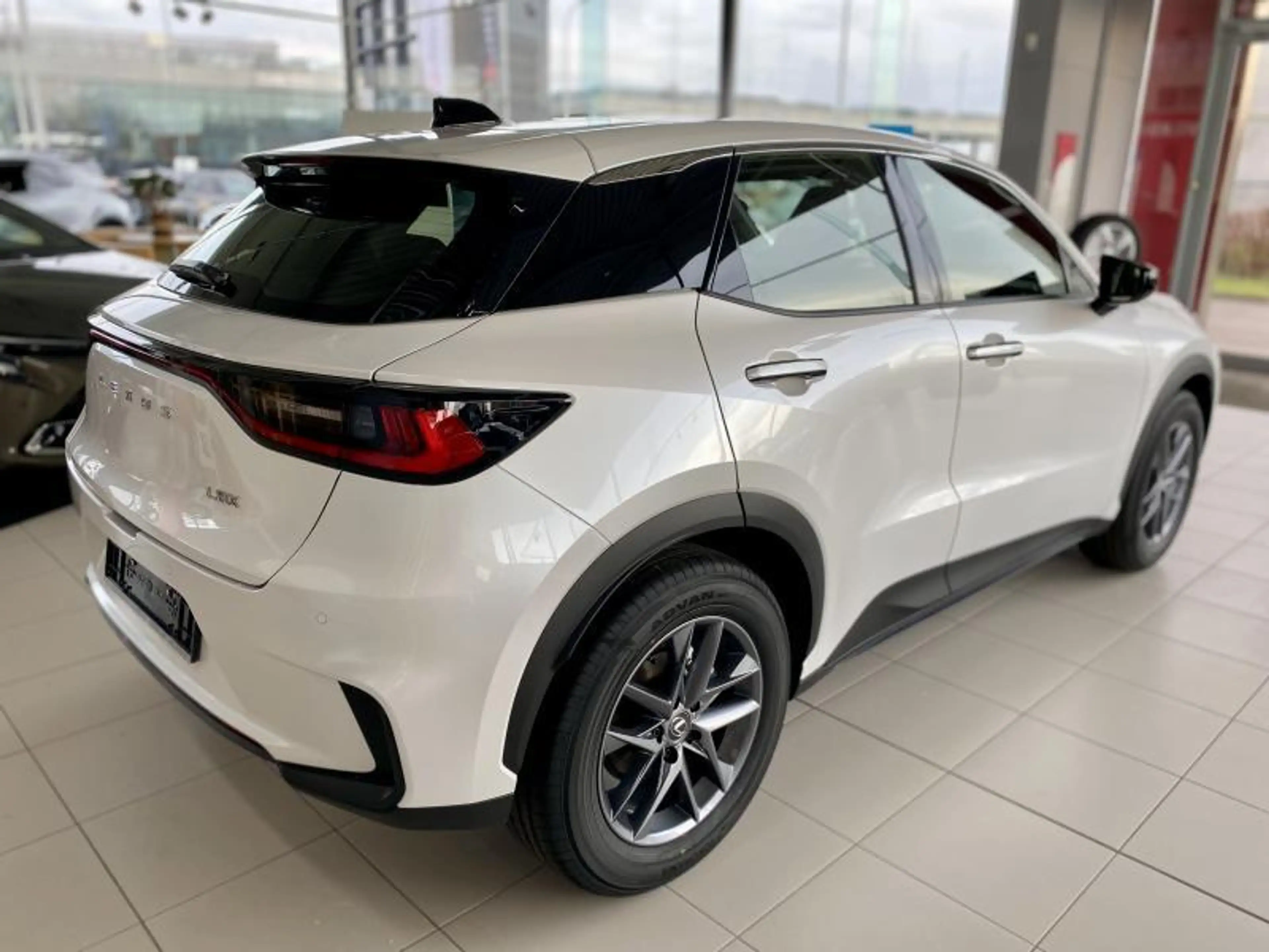 Lexus LBX FWD Comfort & Safety Pack + Se — photo 8